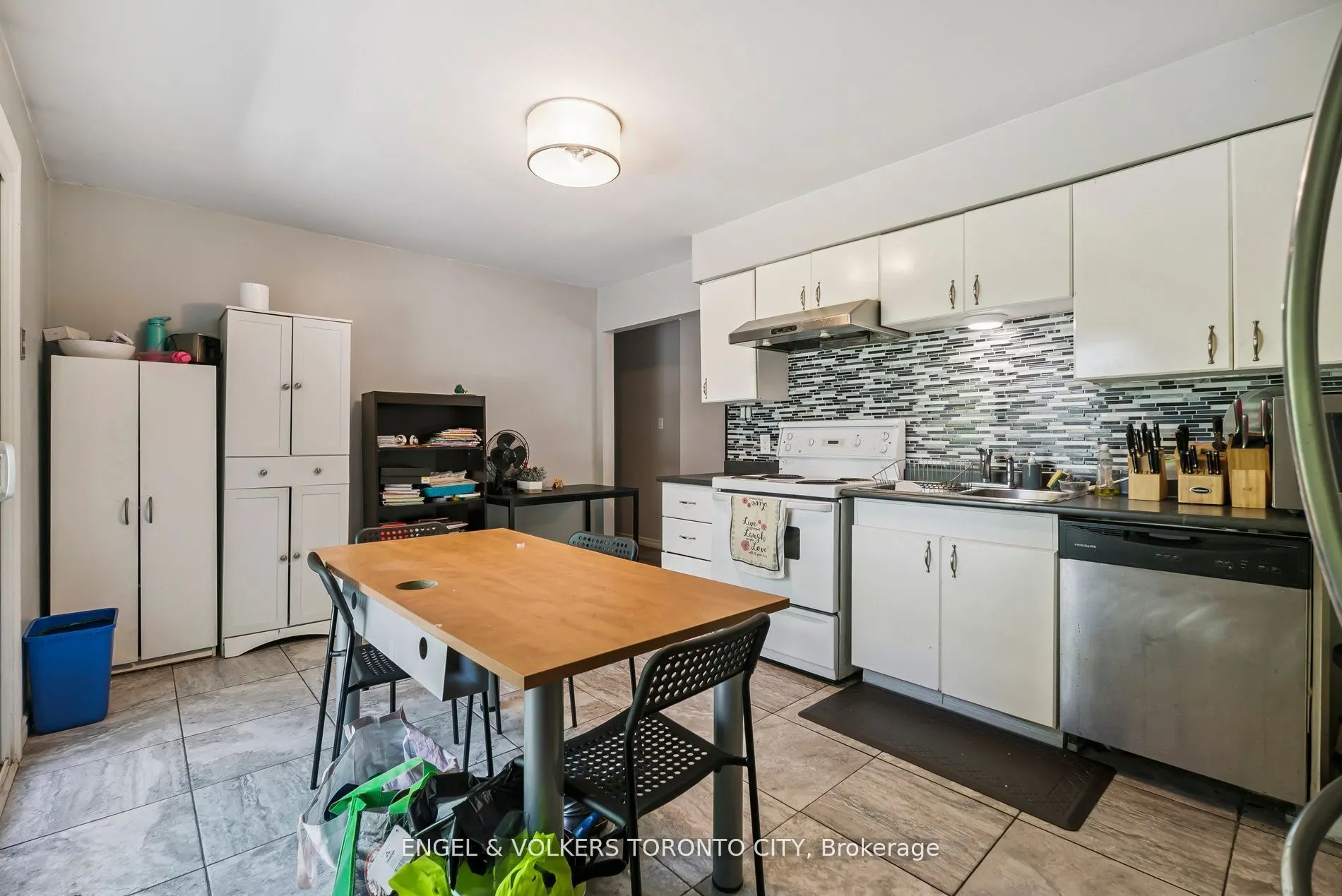 2082 St John's Road