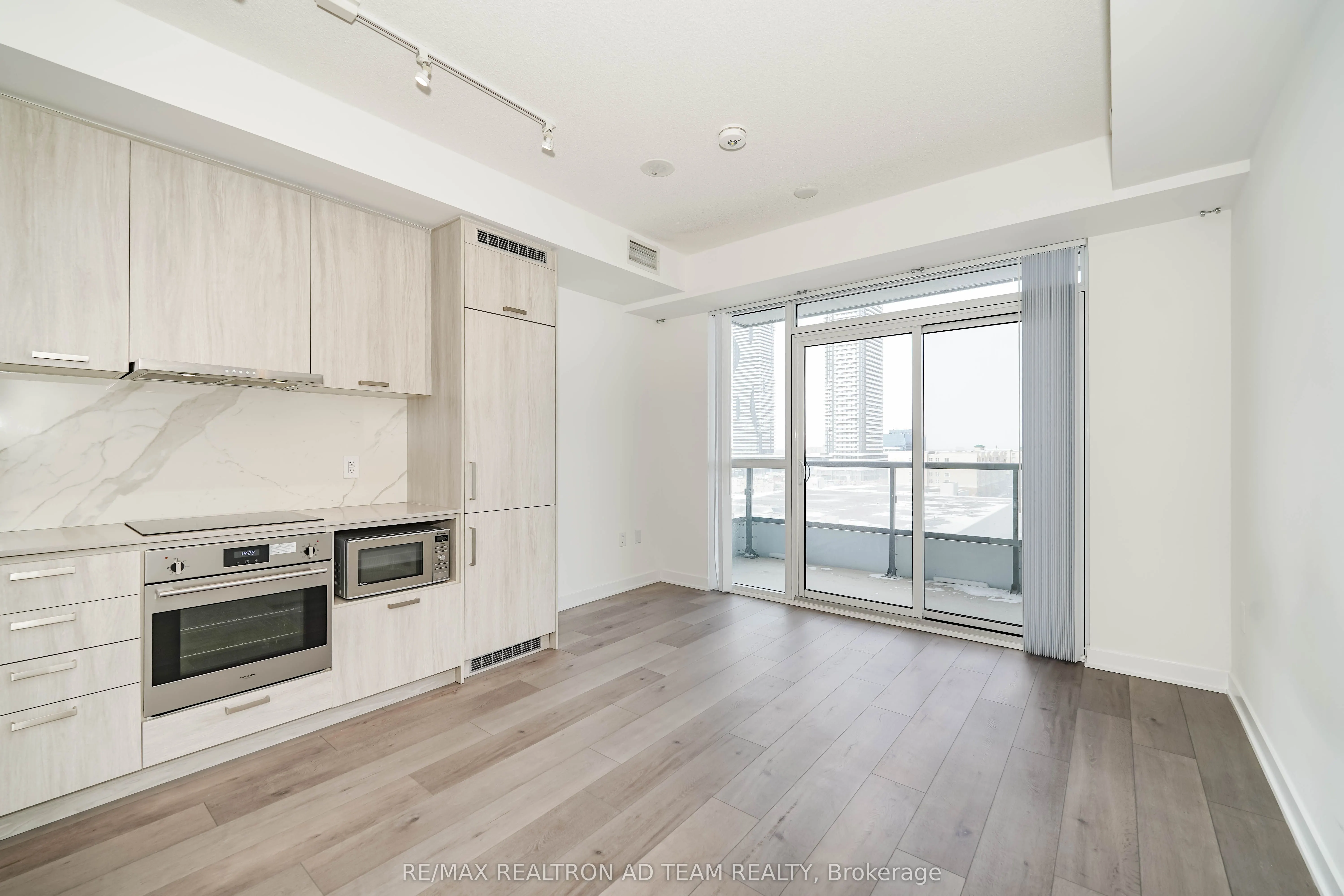 10 Honeycrisp Crescent, #717