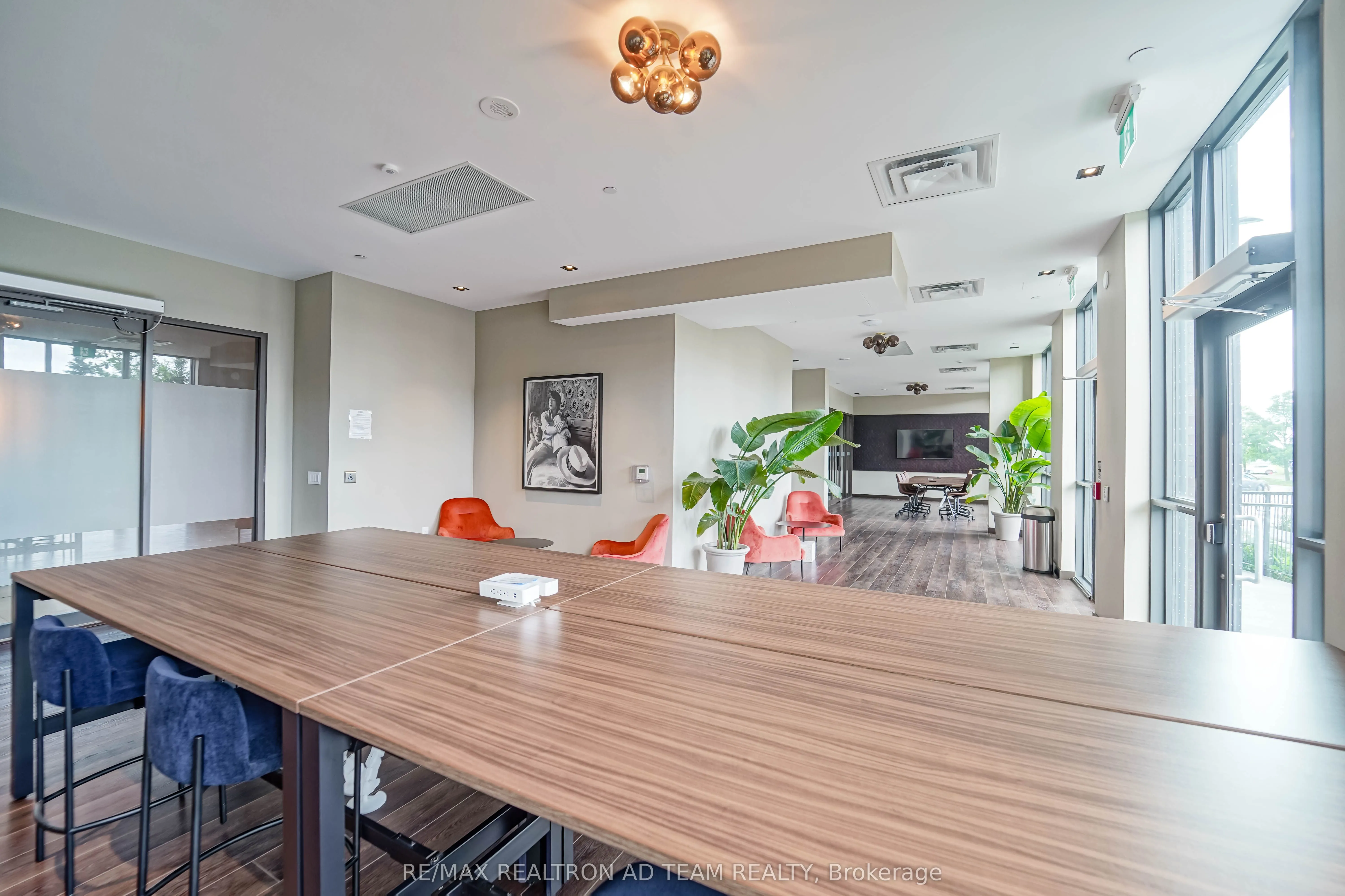 10 Honeycrisp Crescent, #717