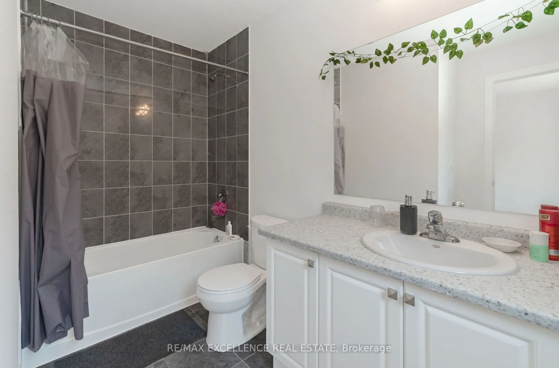 25 Sam Battaglia Crescent