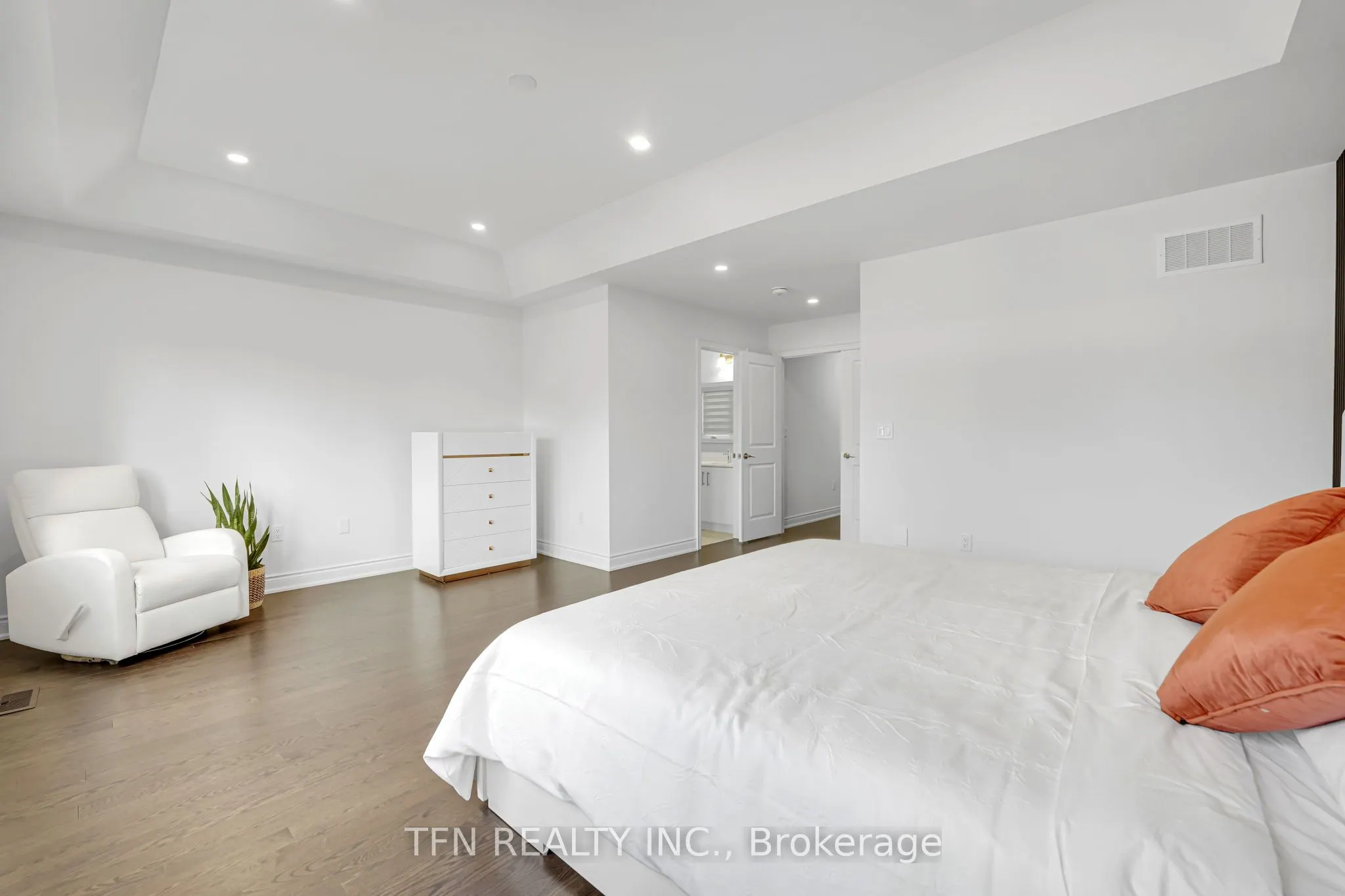 115 Bartram Crescent