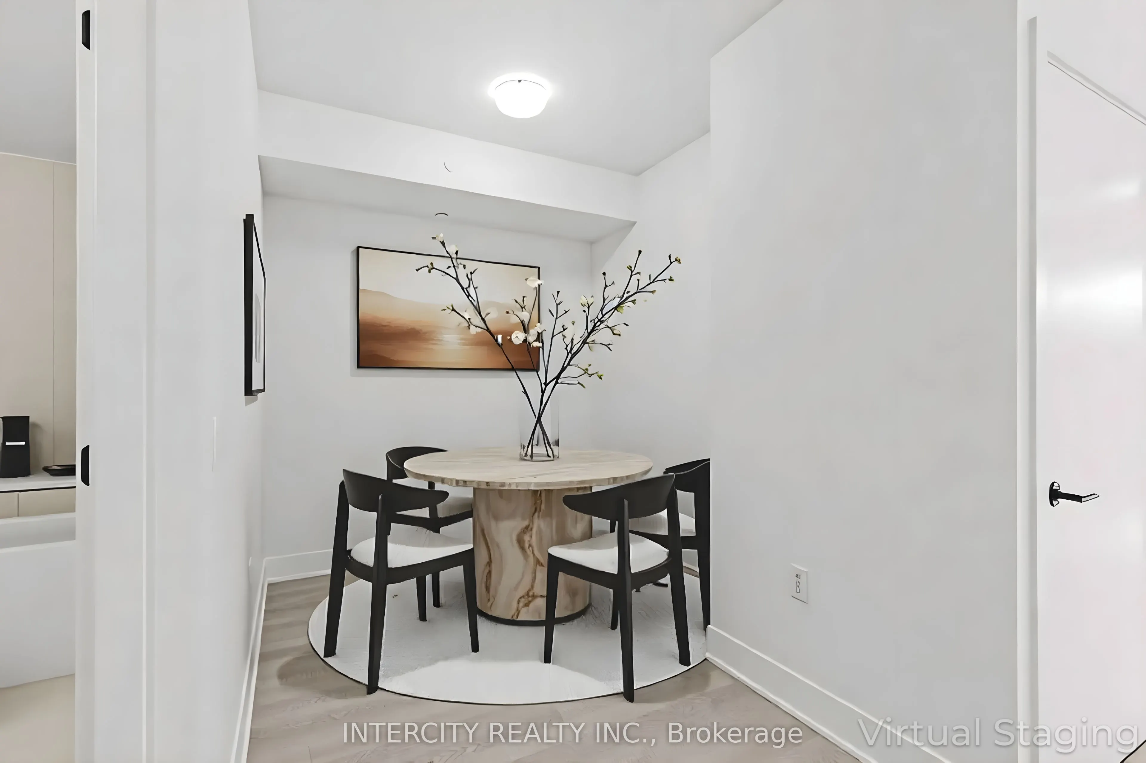 2075 King Road, #304