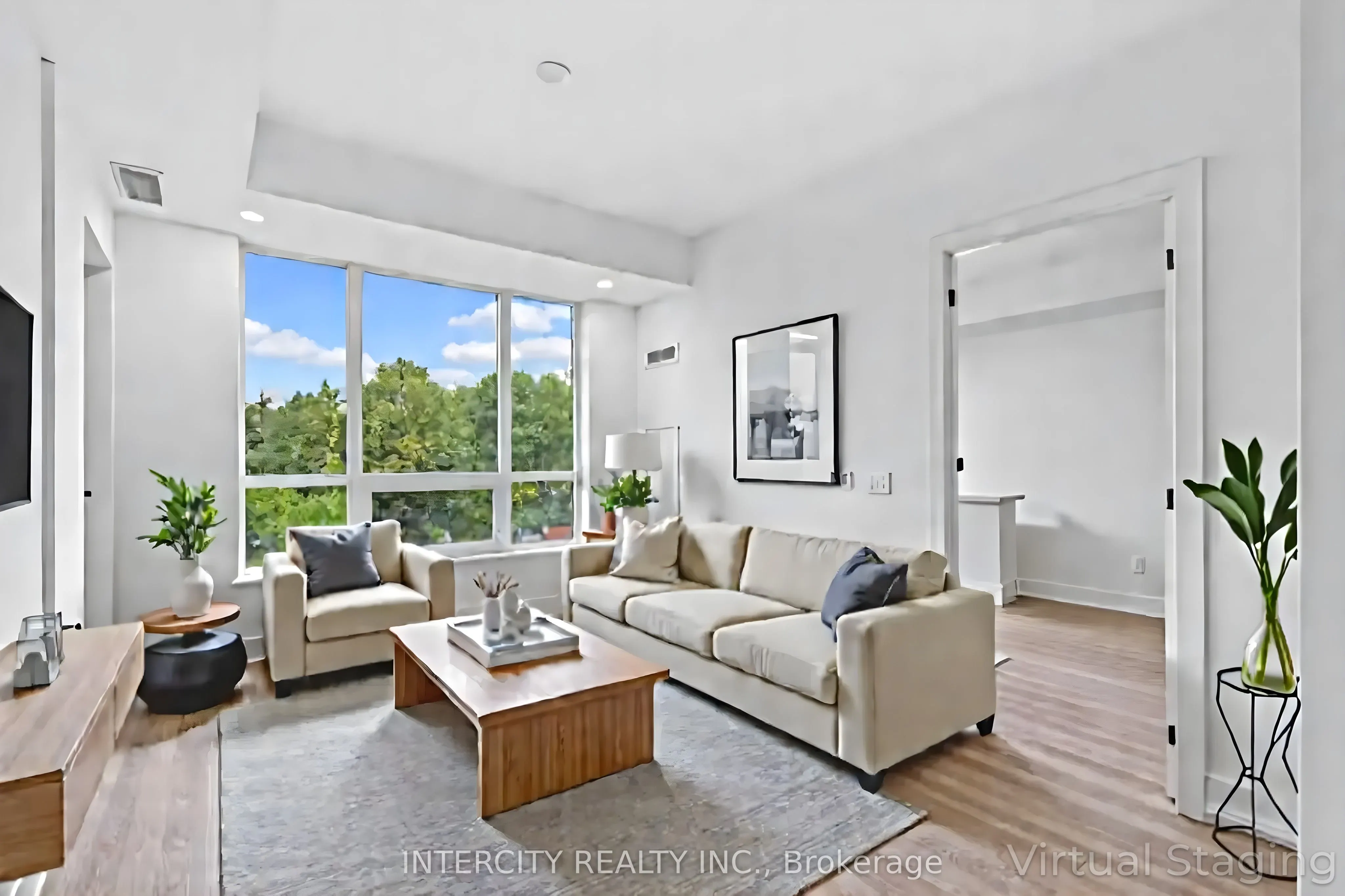 2075 King Road, #304