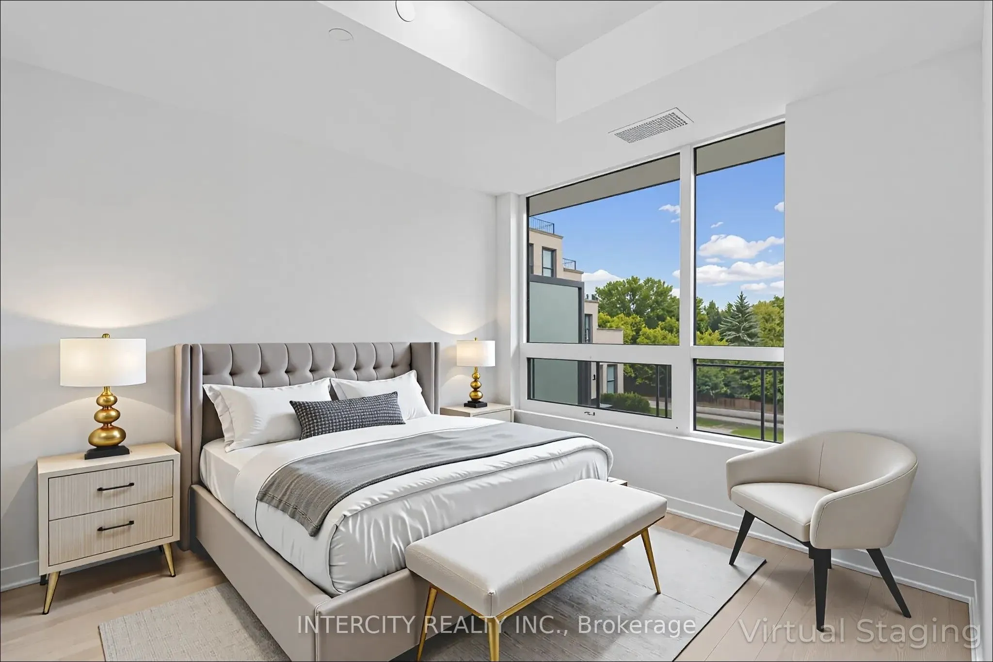 2075 King Road, #304