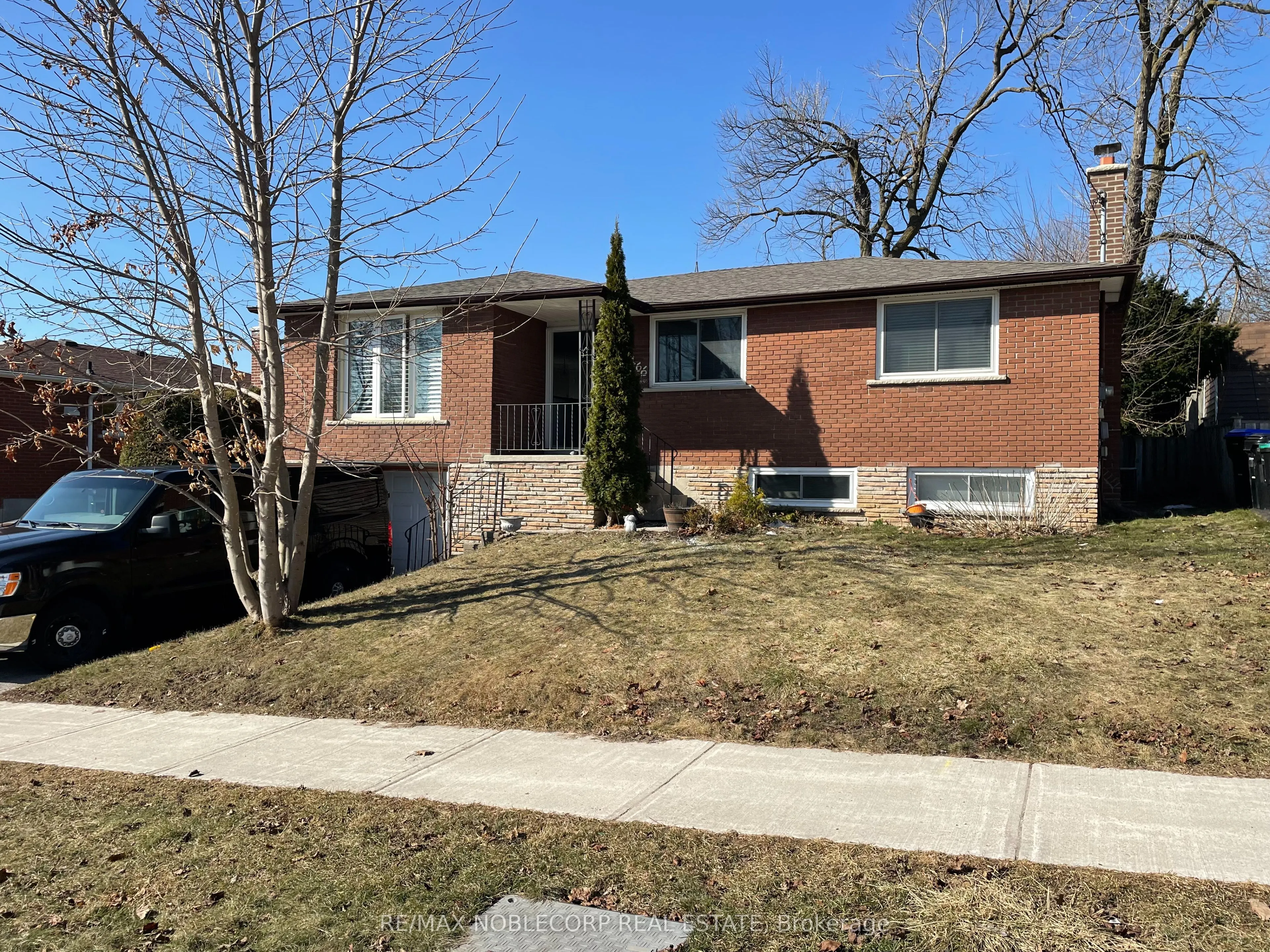 166 Collings Avenue, #Bsmt