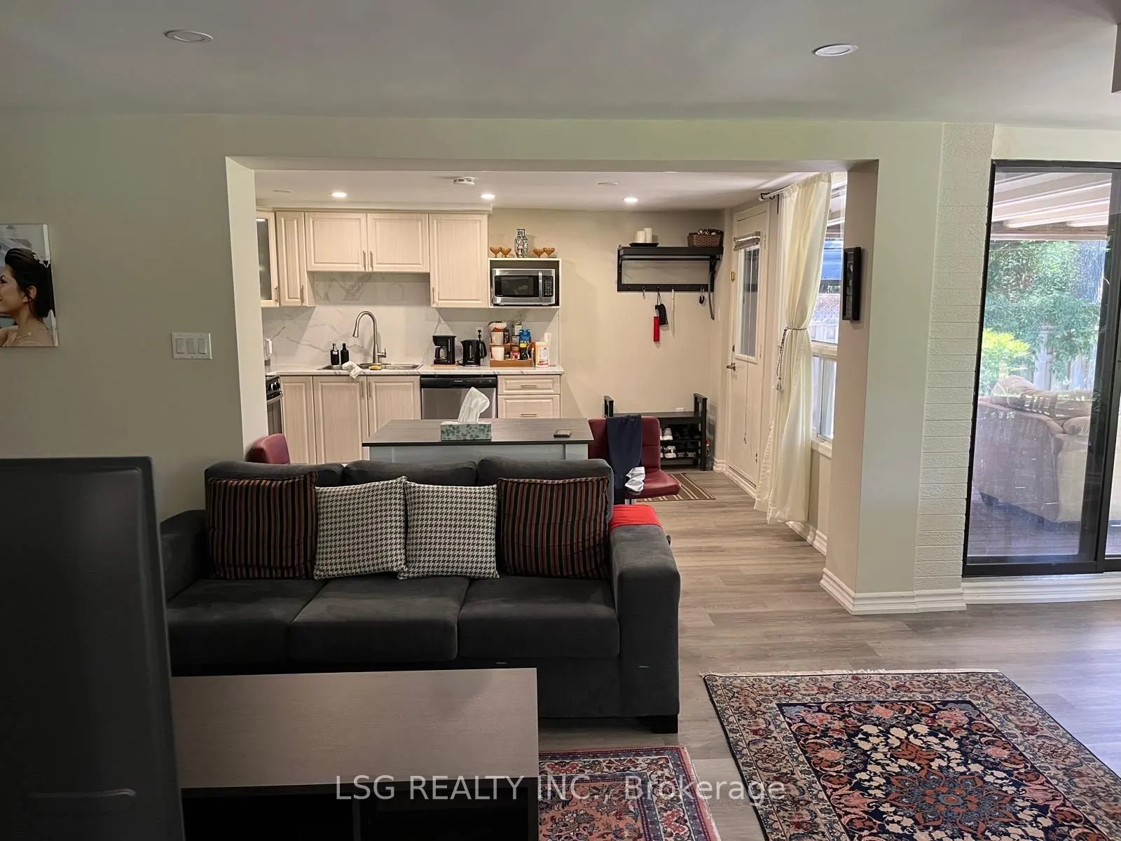 180 Elman Crescent