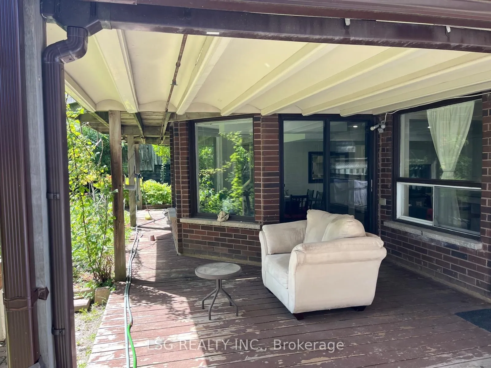 180 Elman Crescent