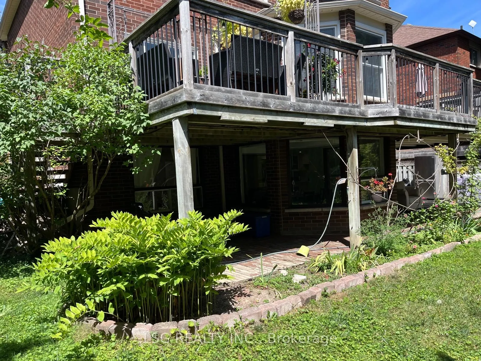 180 Elman Crescent