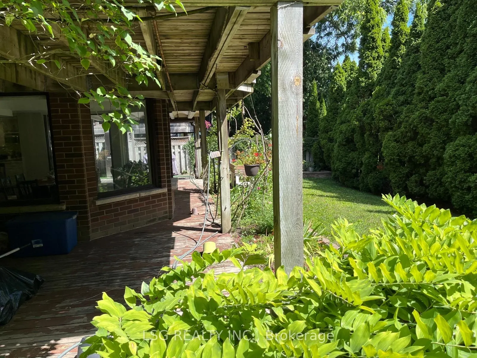 180 Elman Crescent