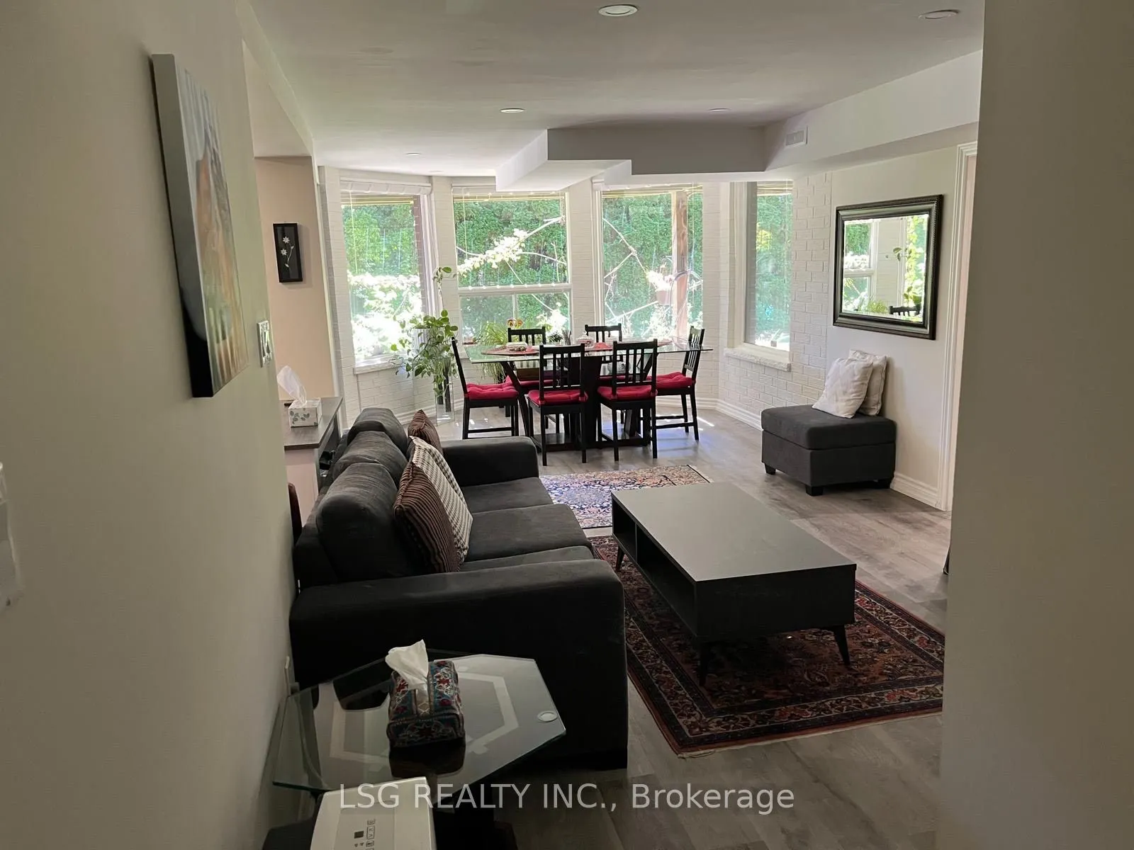 180 Elman Crescent