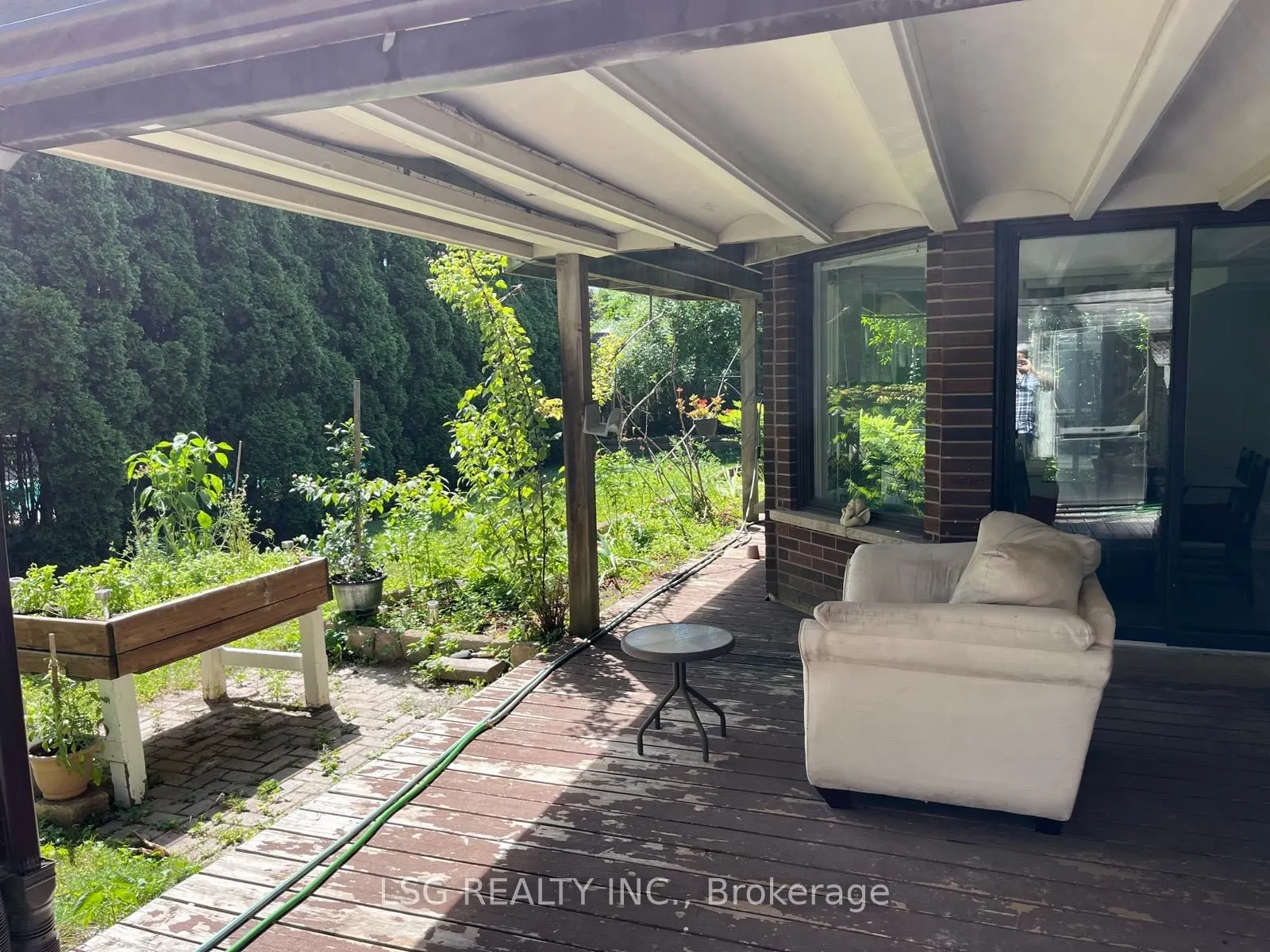 180 Elman Crescent