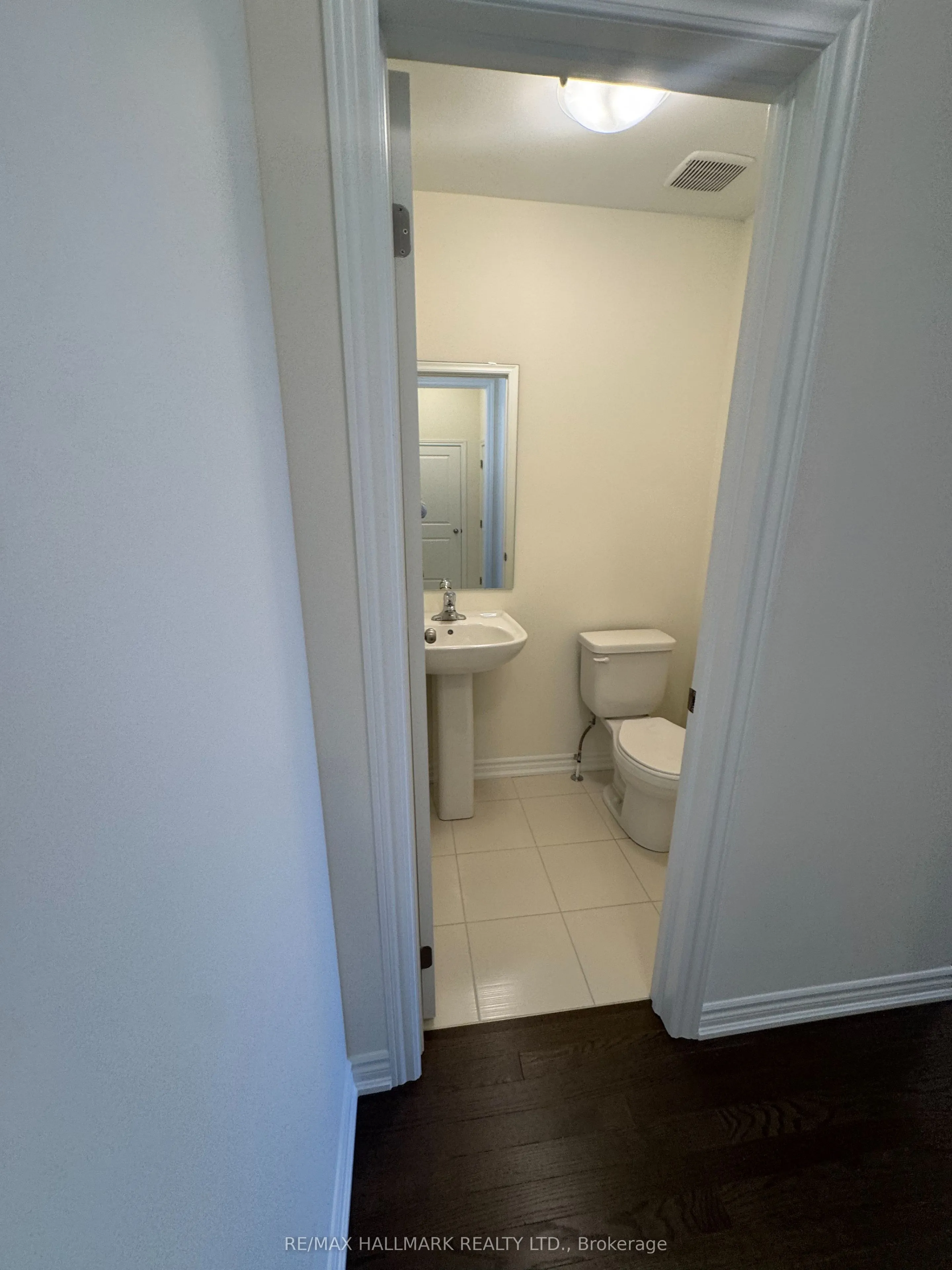 8 Haldimand Street