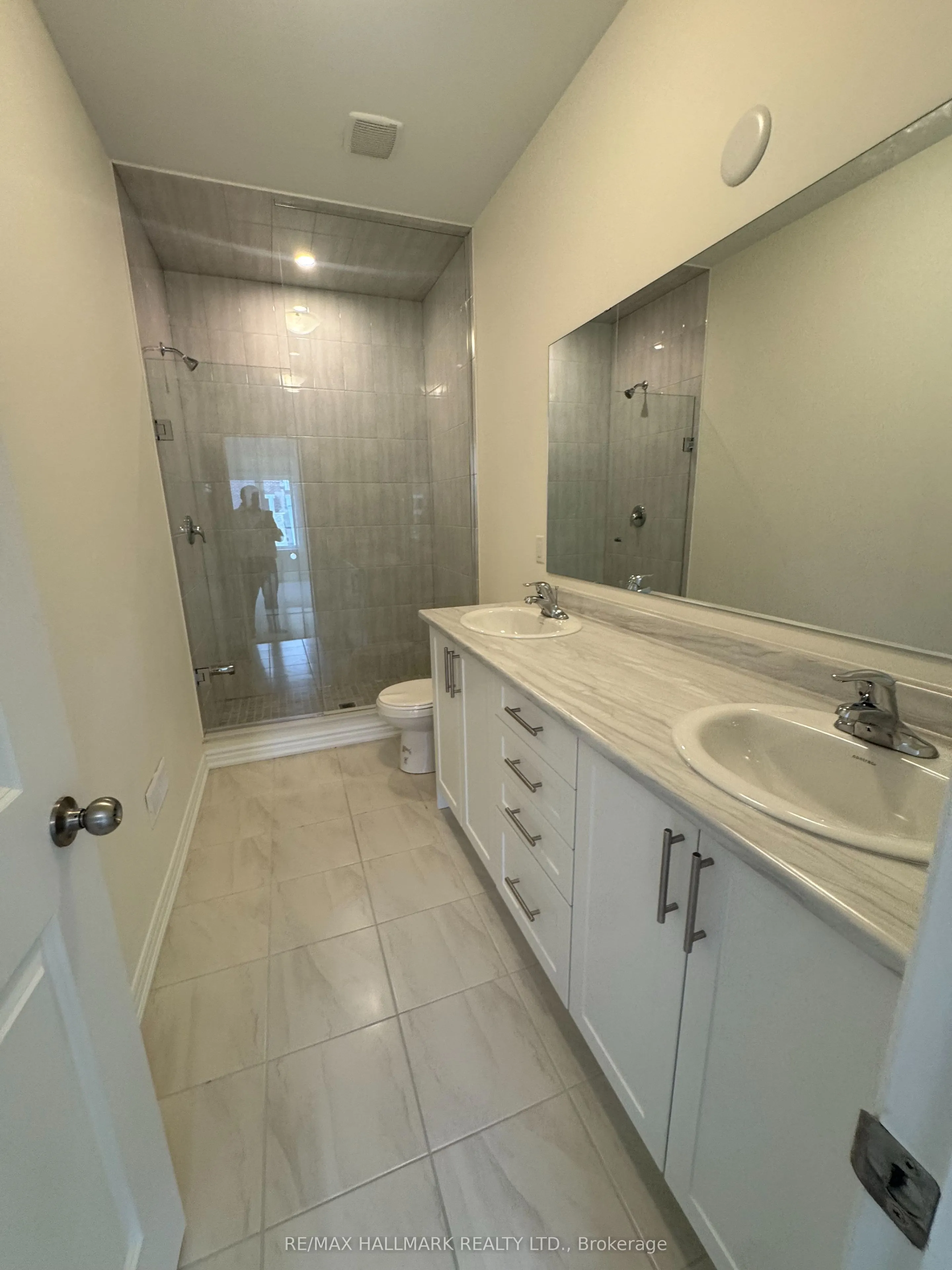 8 Haldimand Street
