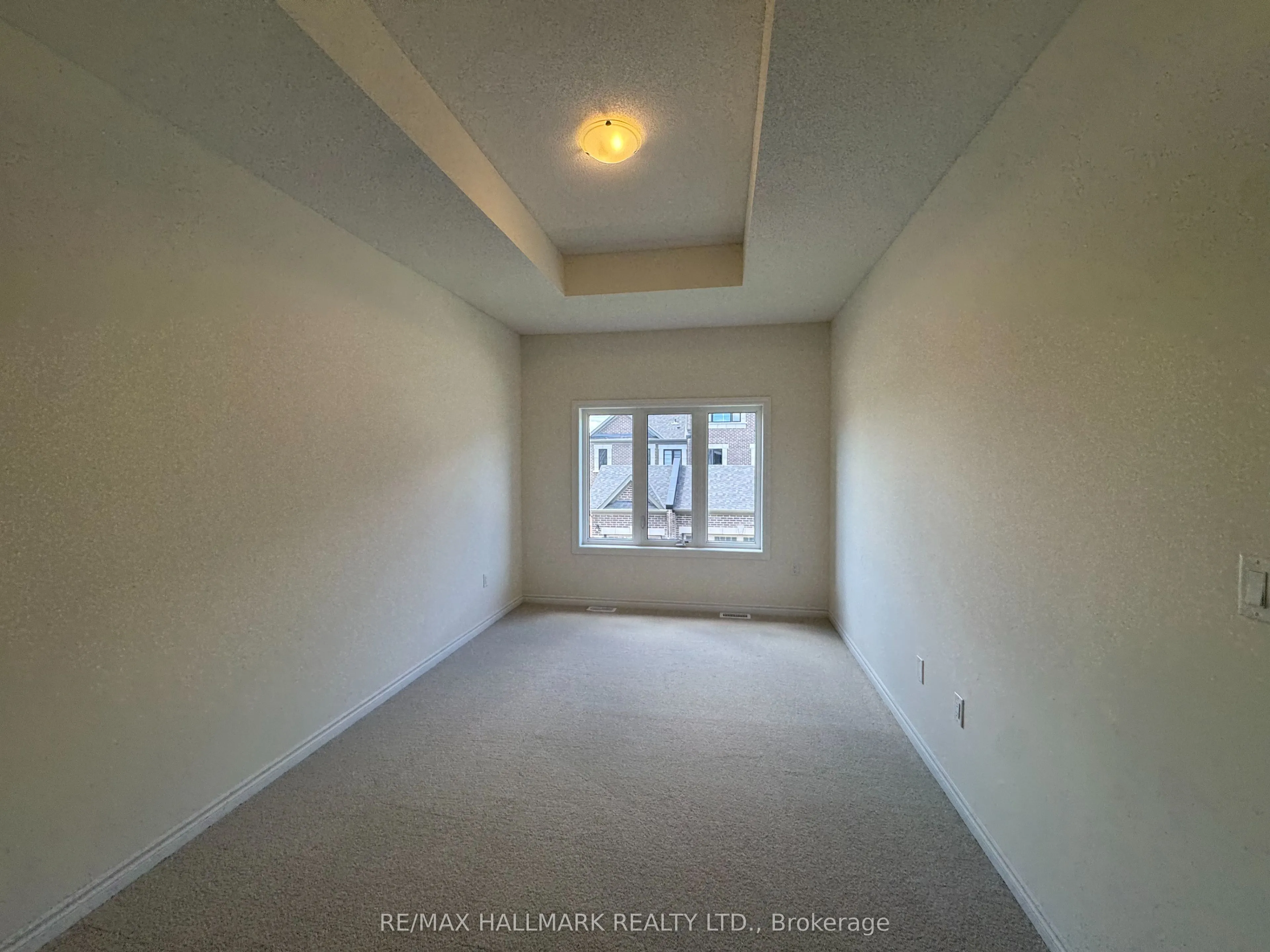 8 Haldimand Street