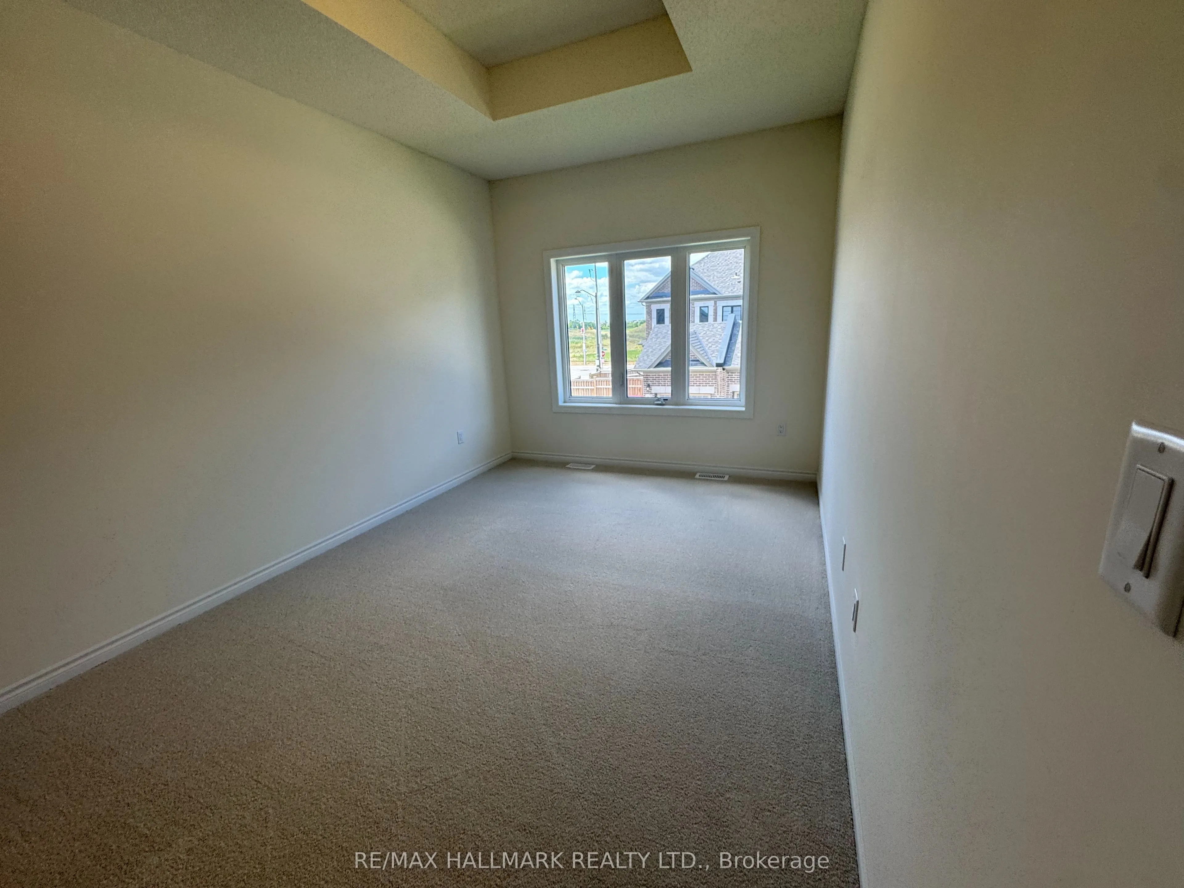 8 Haldimand Street