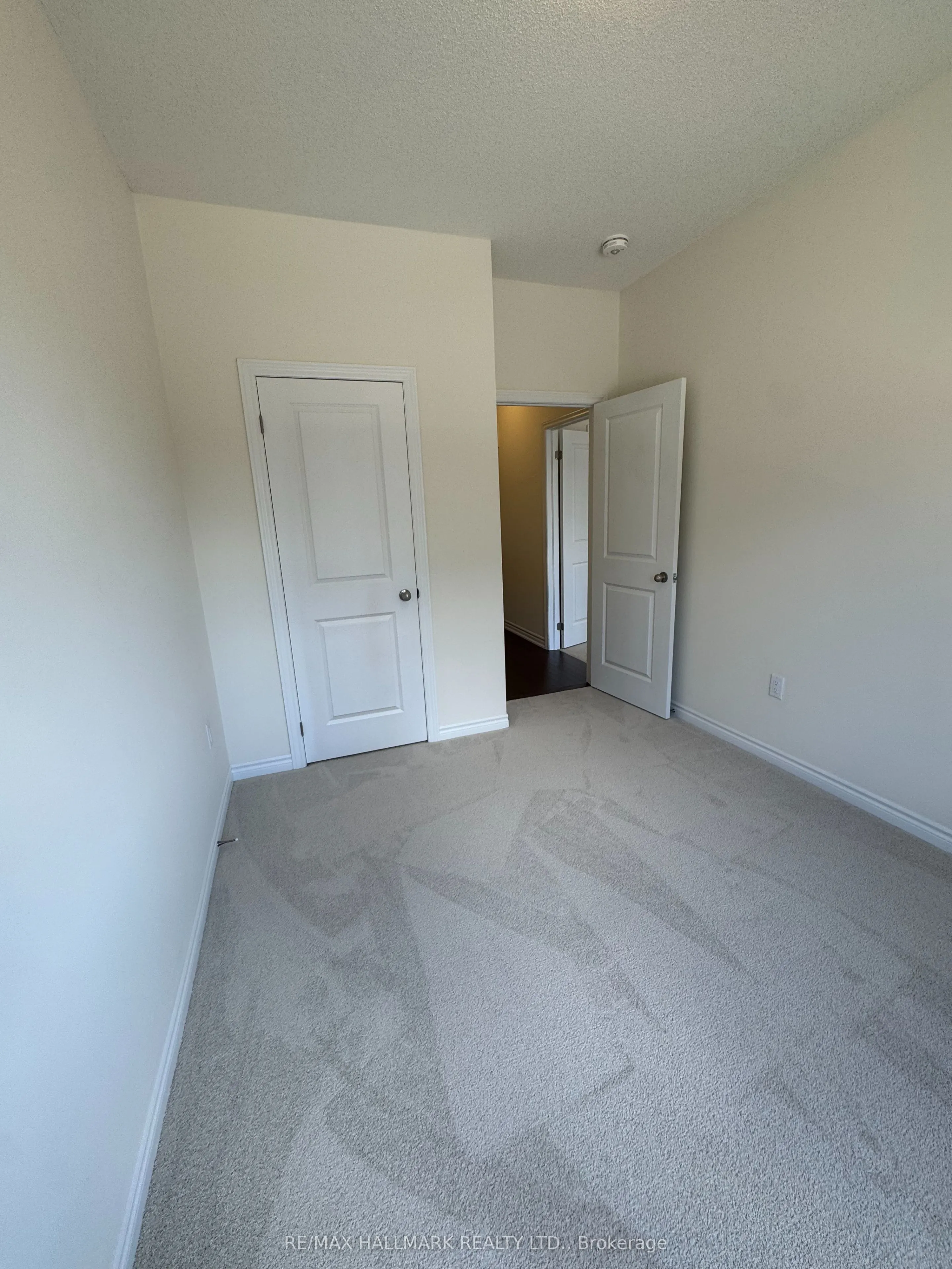 8 Haldimand Street
