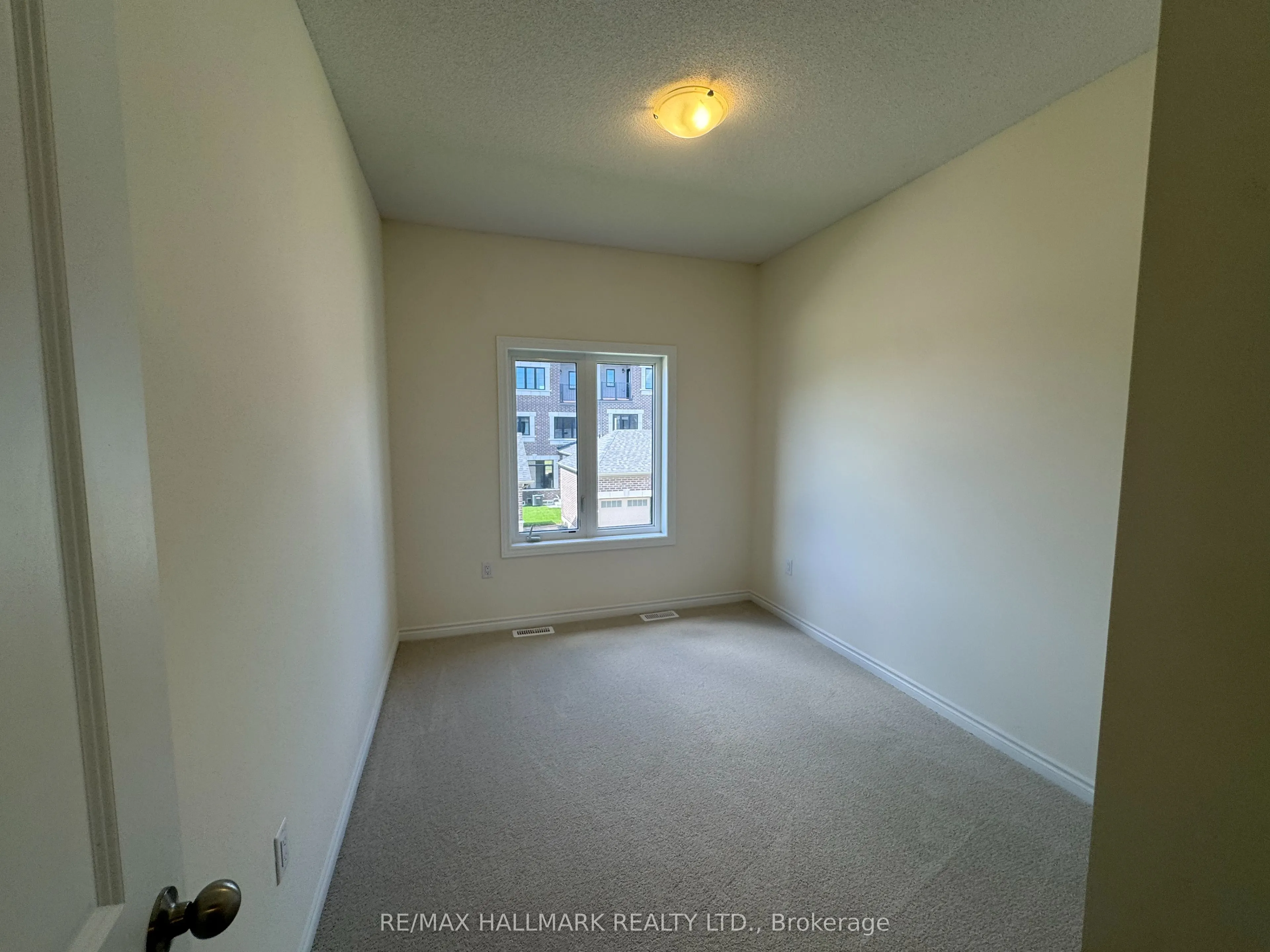 8 Haldimand Street