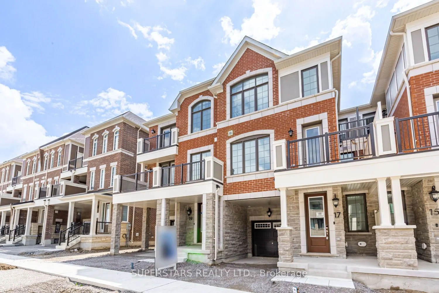 19 Avani Avenue