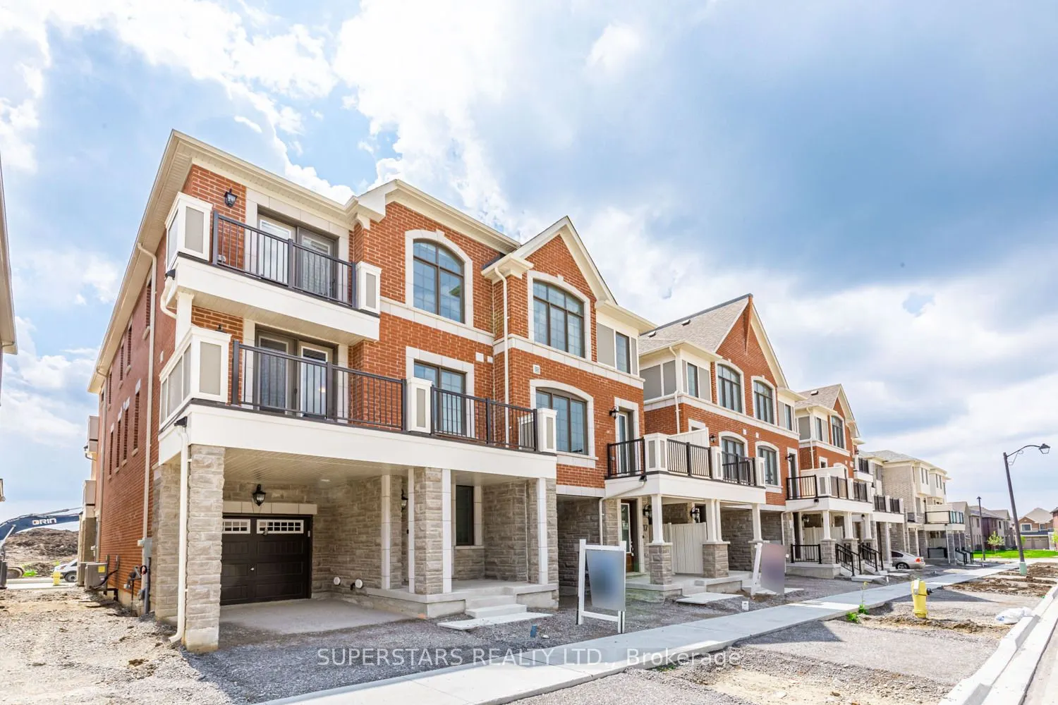 19 Avani Avenue