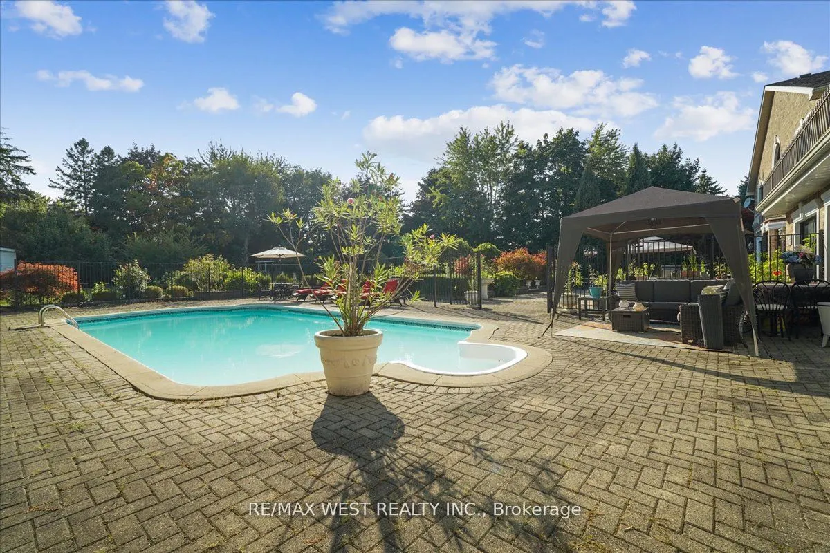 190 Sandys Drive