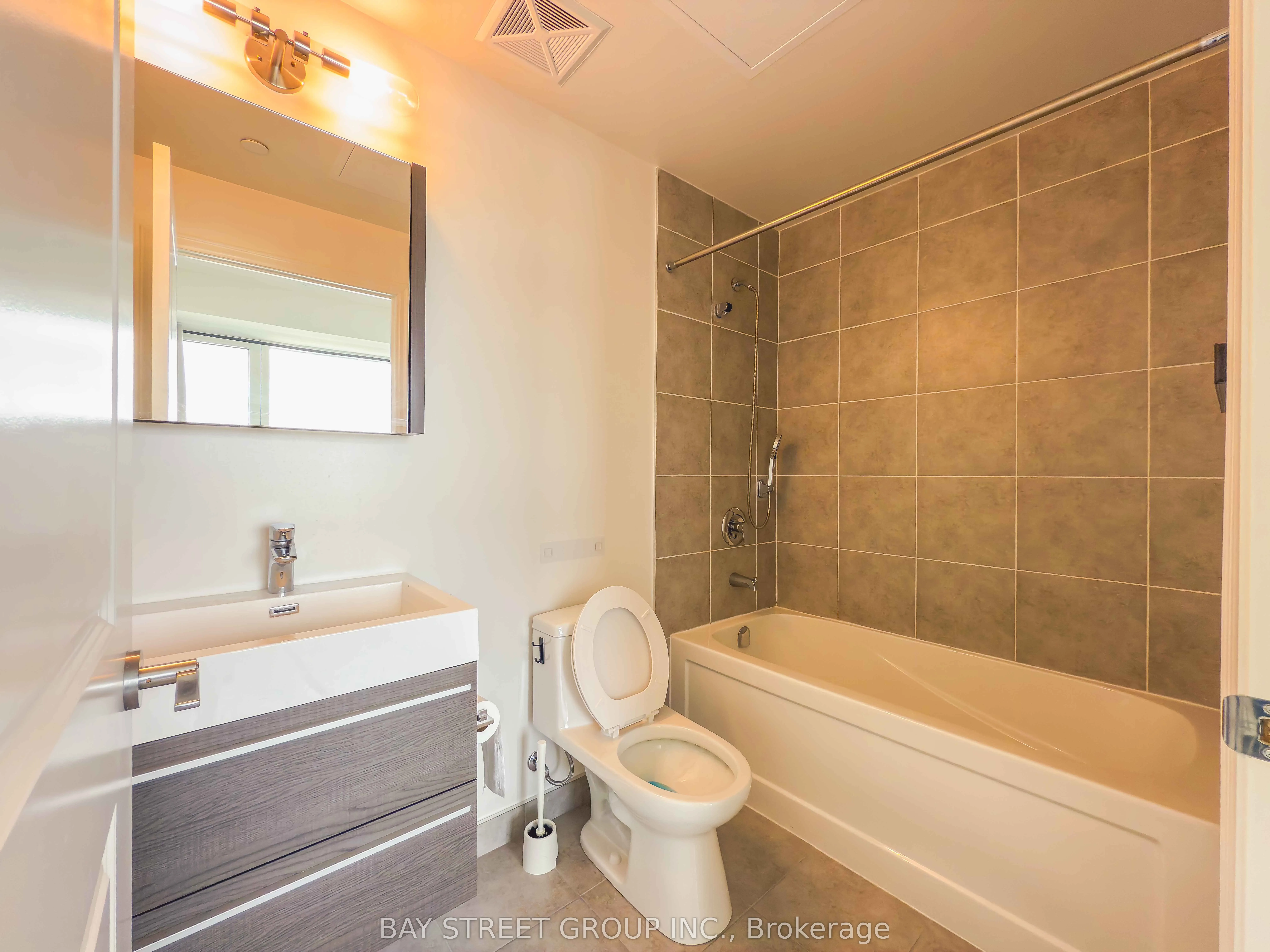 8 Rouge Valley Drive W, #1001B