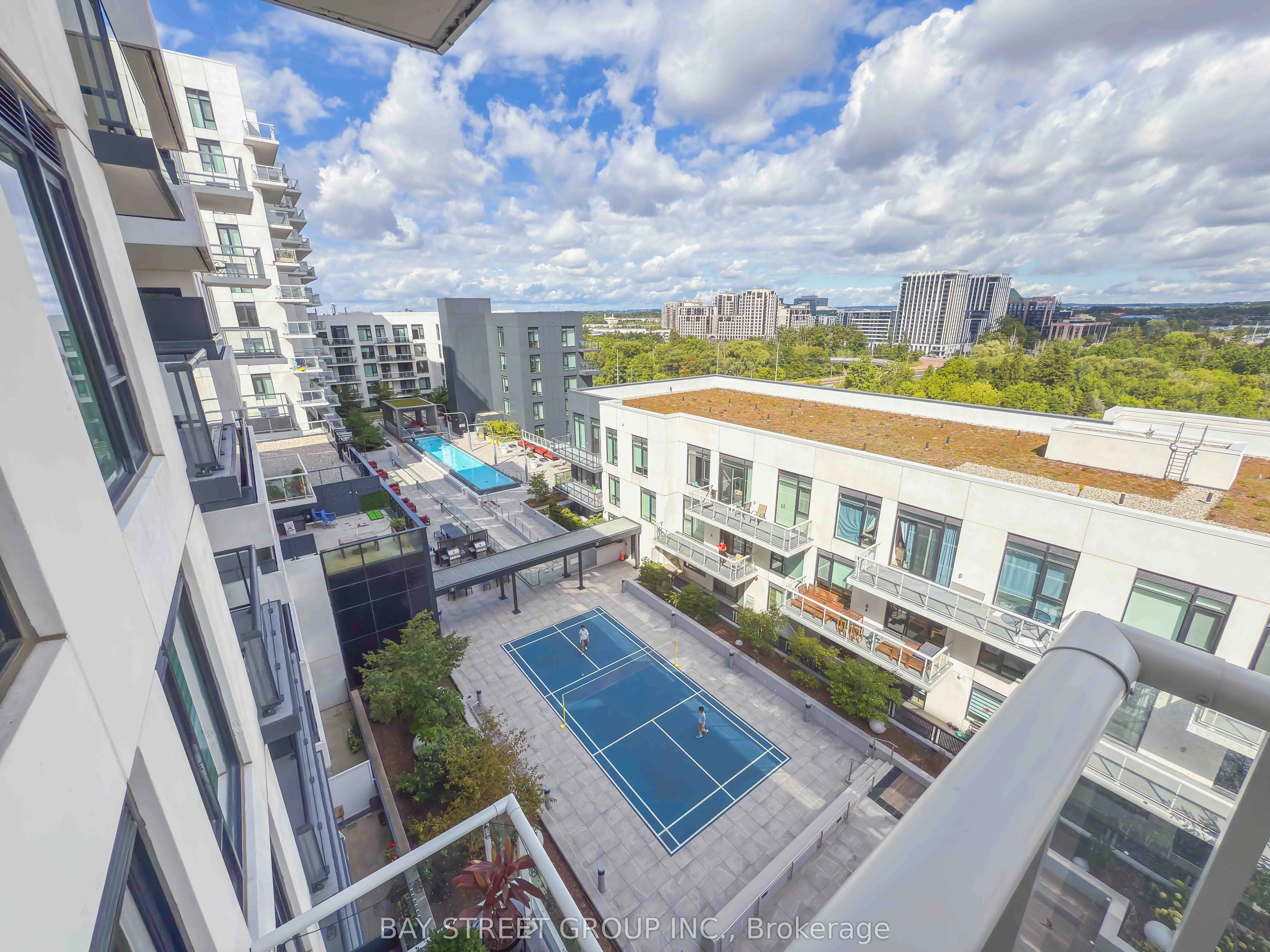 8 Rouge Valley Drive W, #1001B