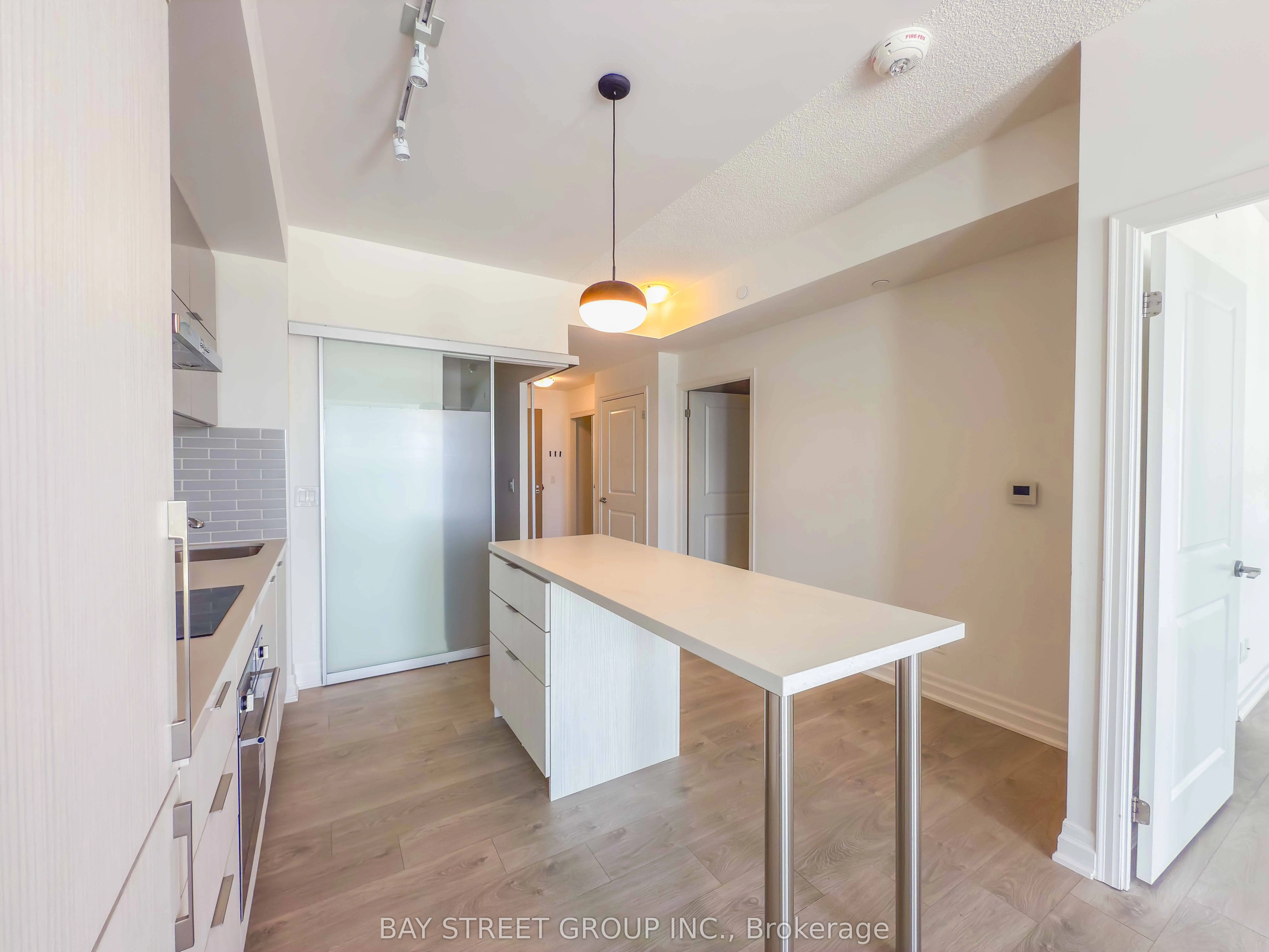 8 Rouge Valley Drive W, #1001B