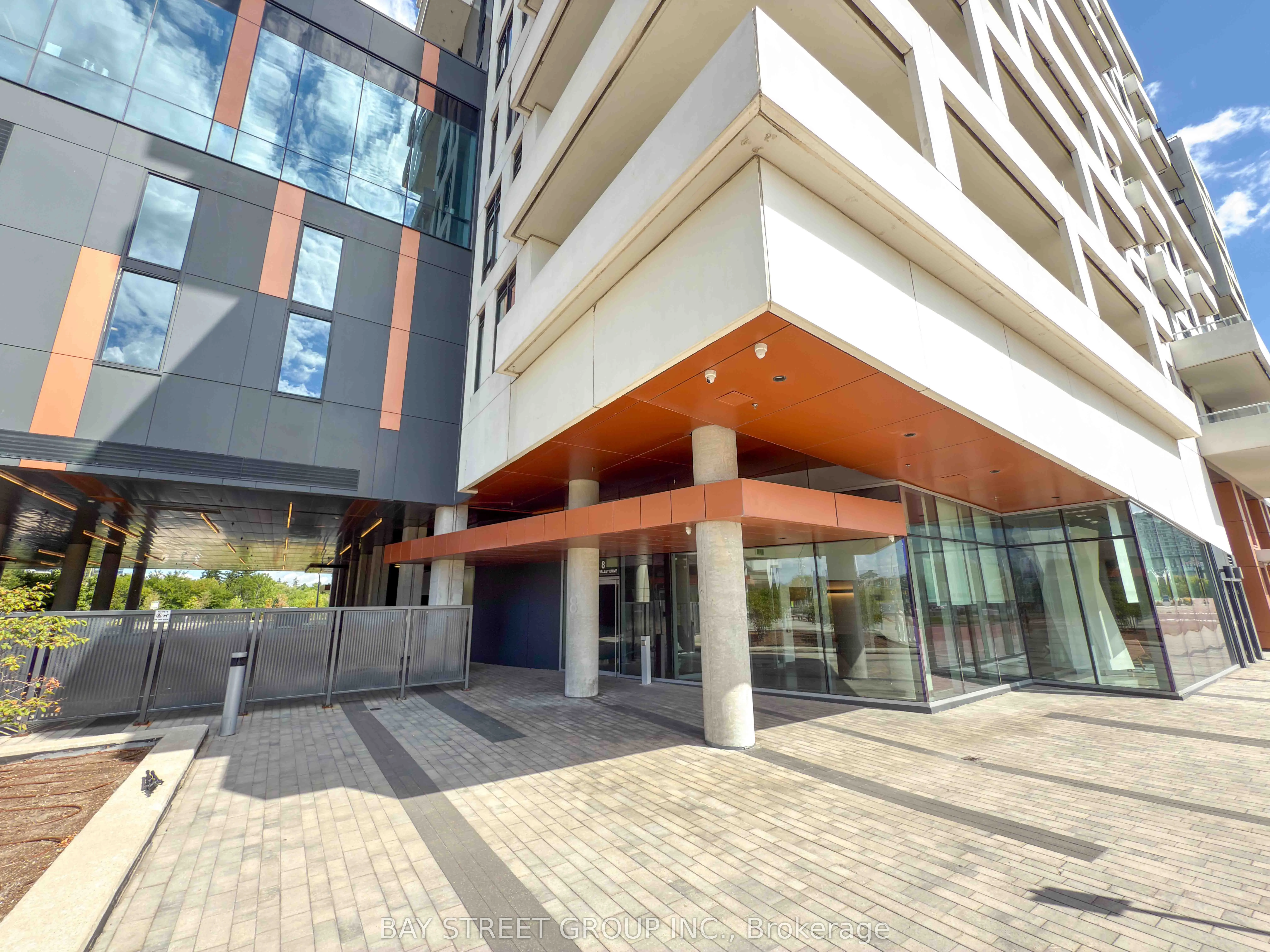 8 Rouge Valley Drive W, #1001B