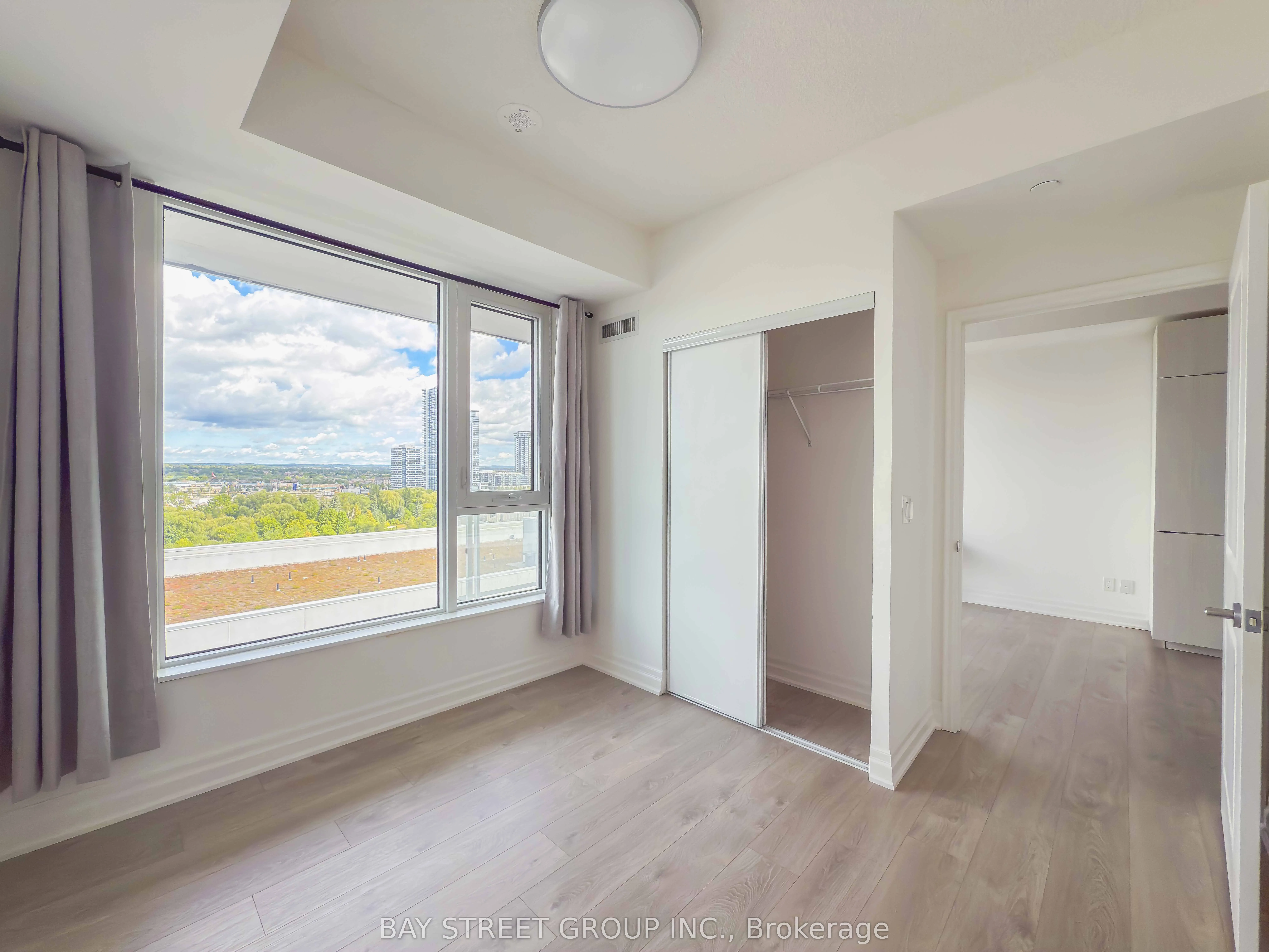 8 Rouge Valley Drive W, #1001B