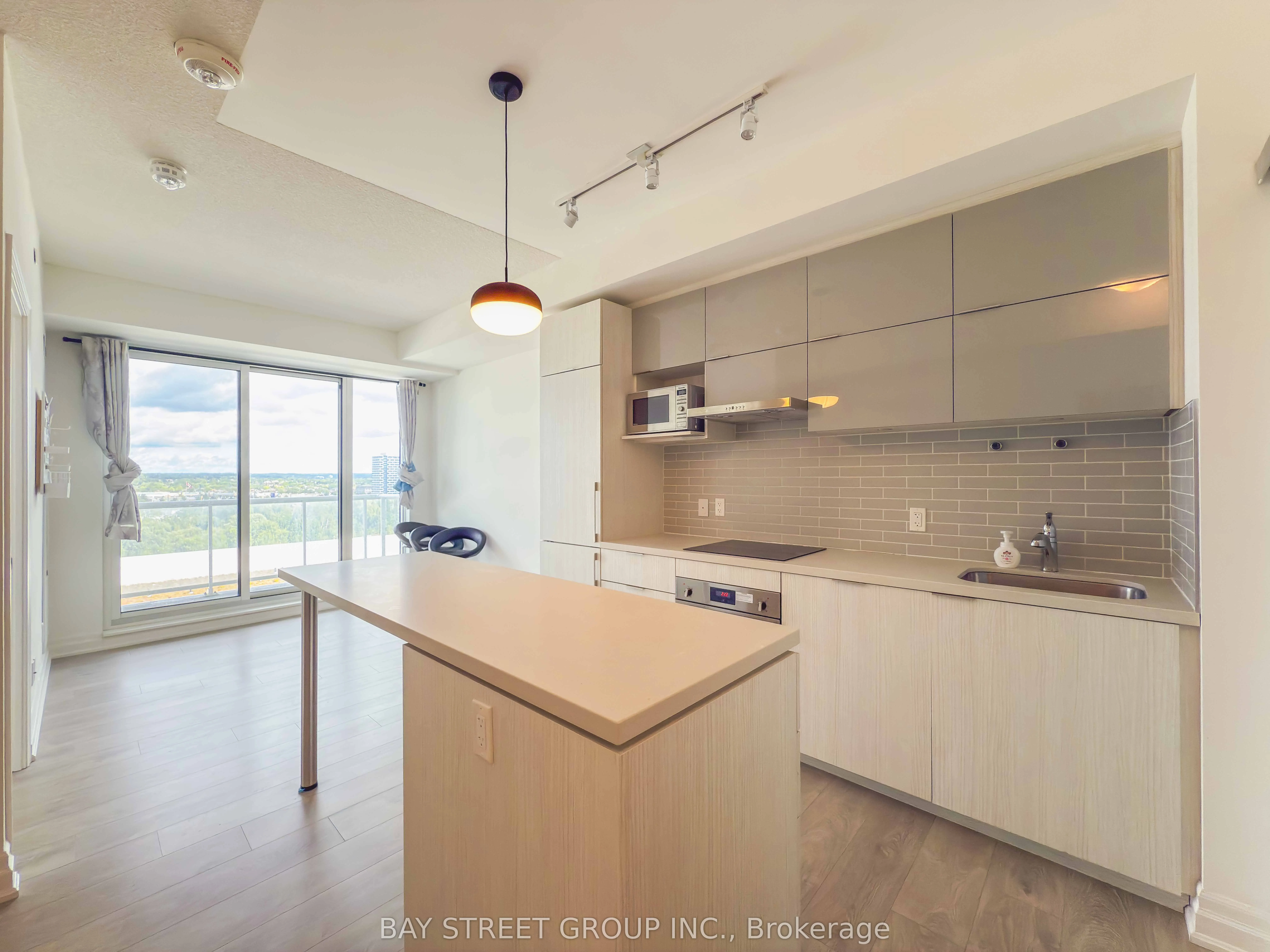 8 Rouge Valley Drive W, #1001B