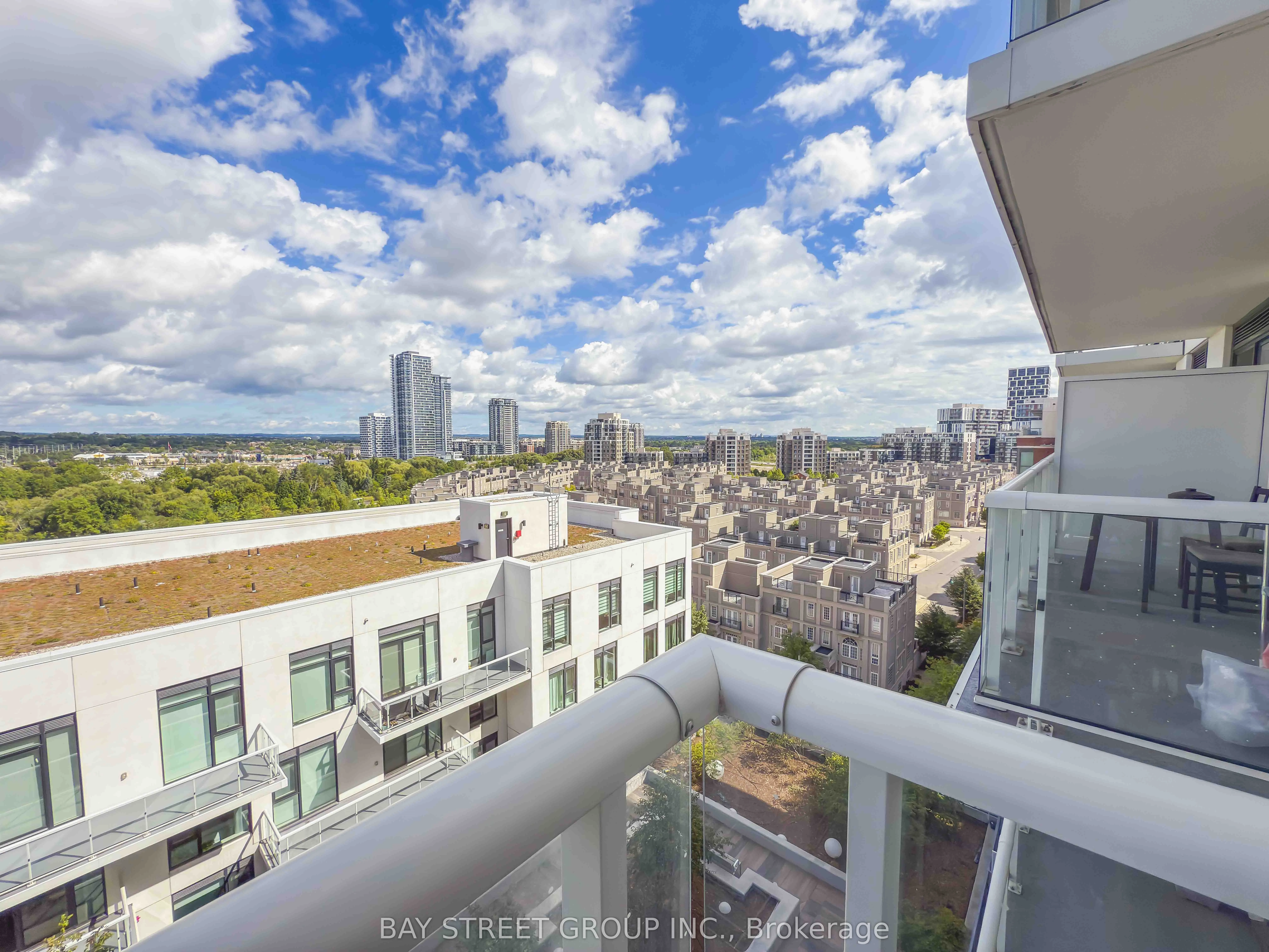 8 Rouge Valley Drive W, #1001B