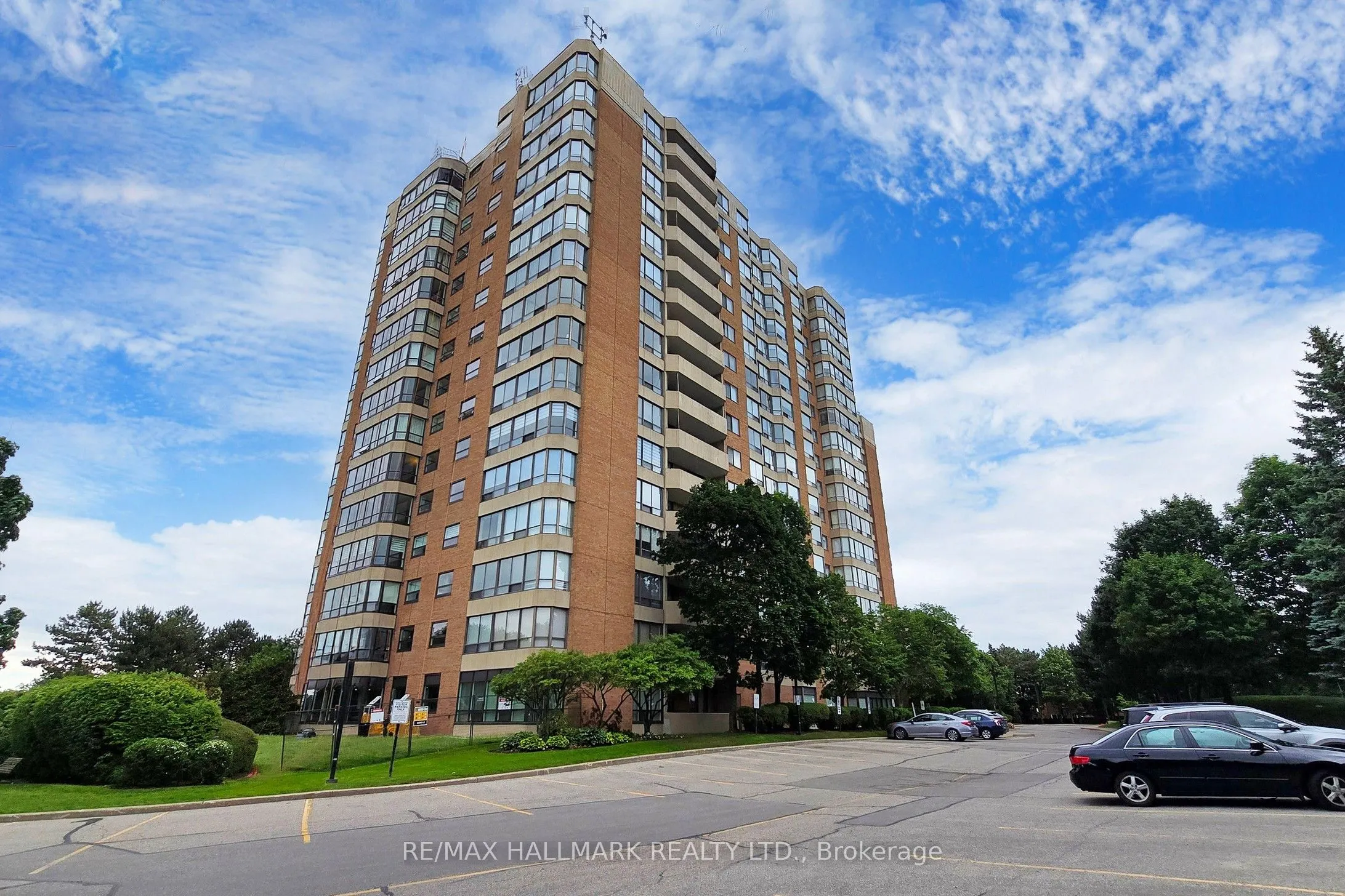 7601 Bathurst Street, #912