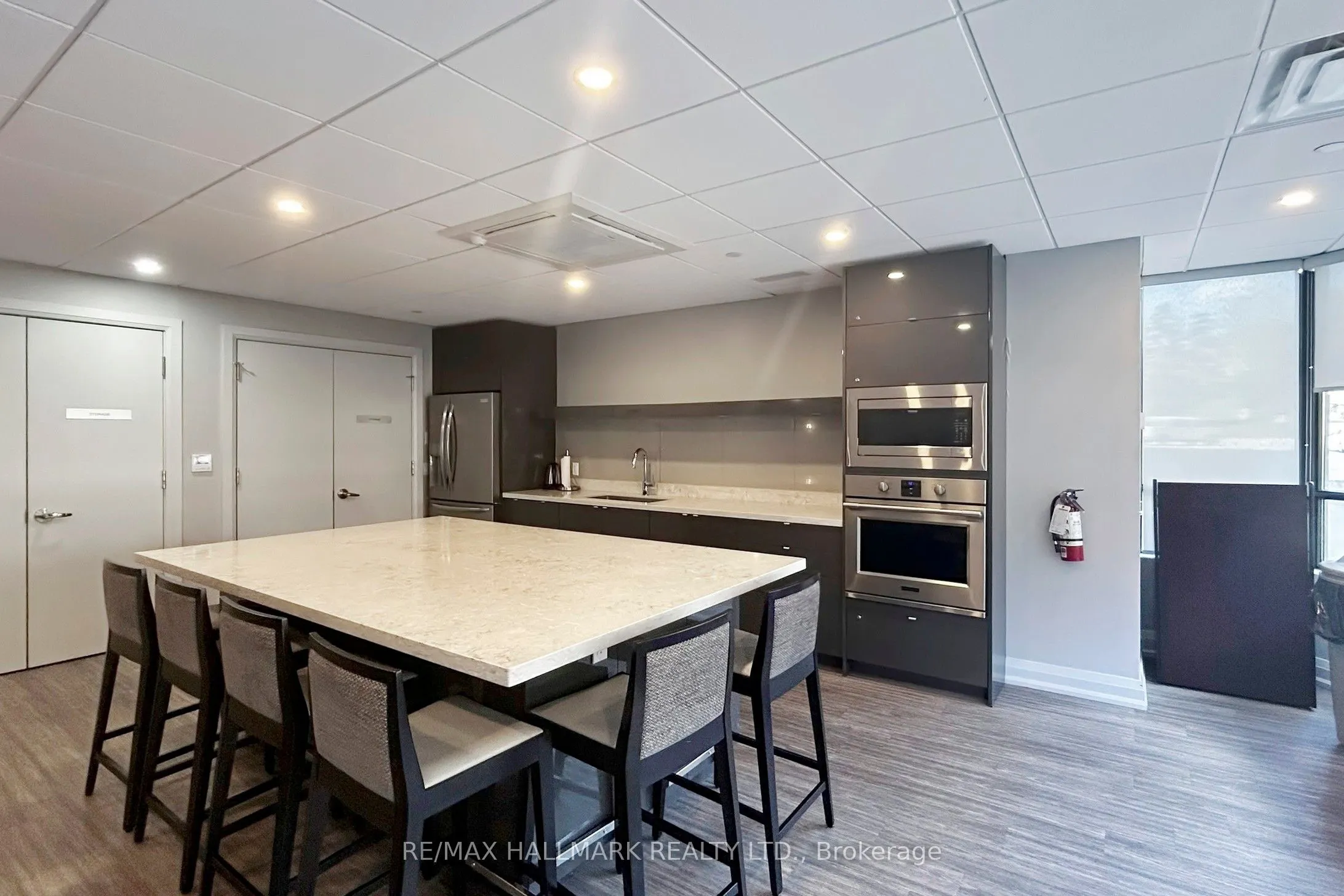 7601 Bathurst Street, #912