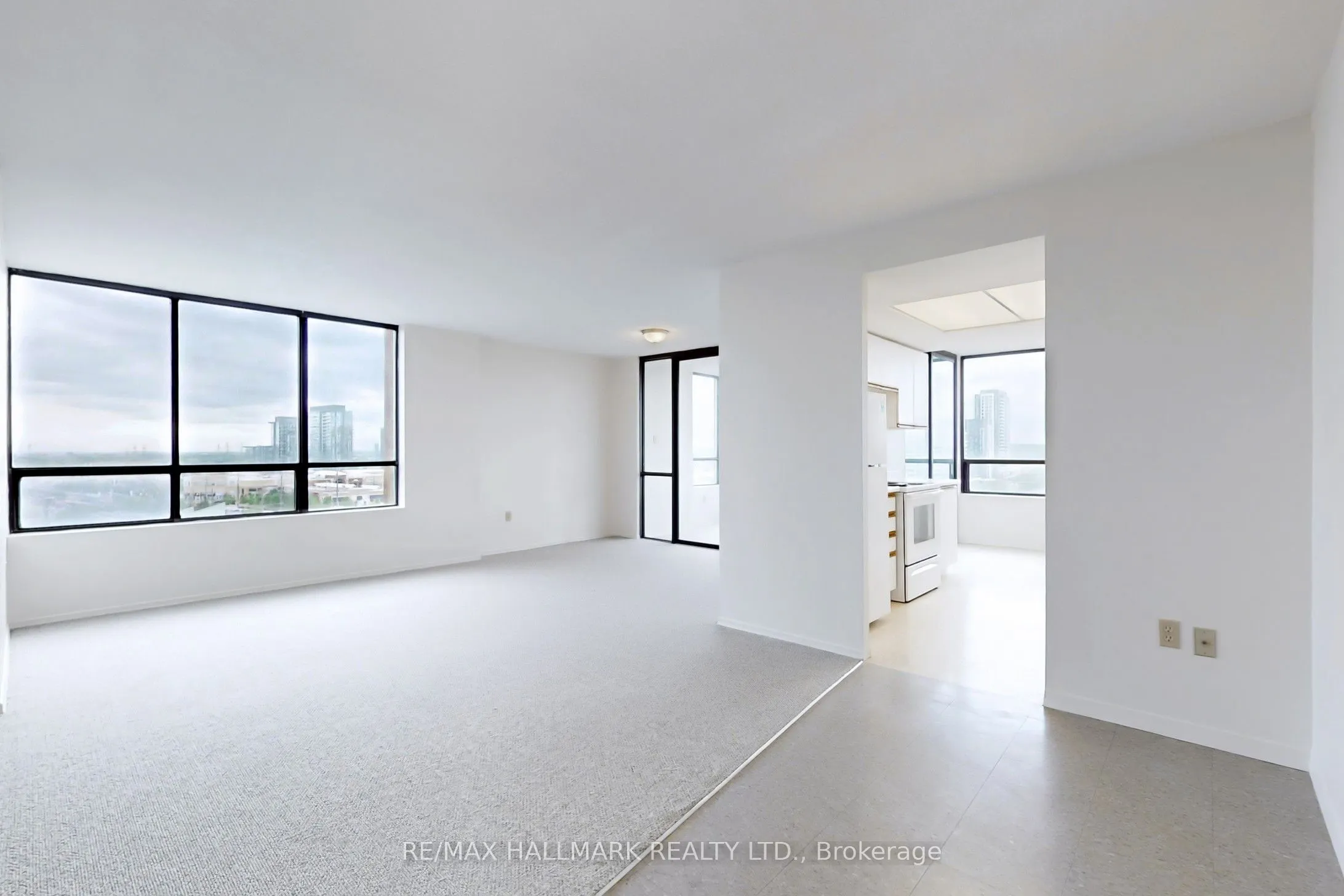 7601 Bathurst Street, #912