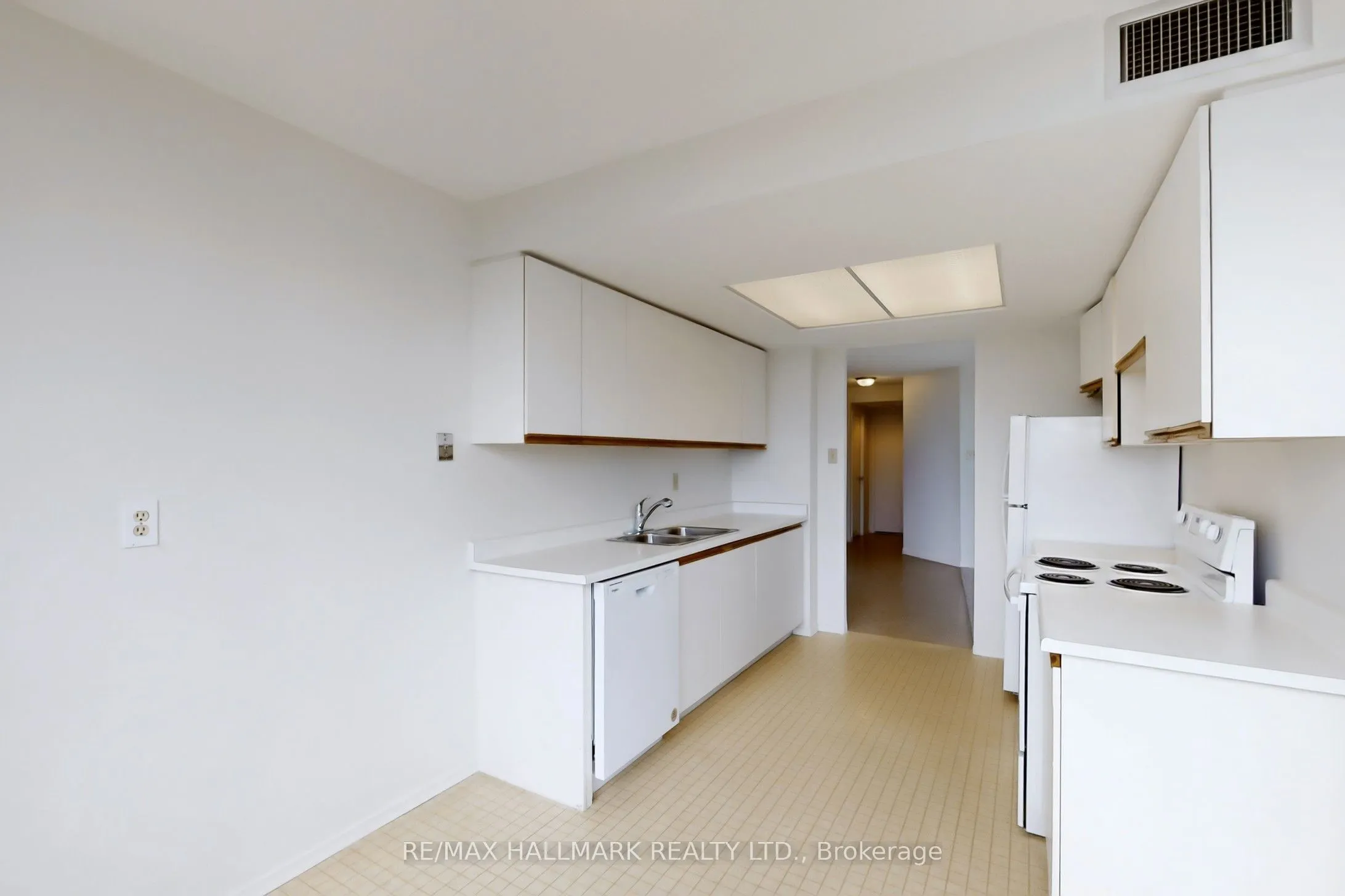 7601 Bathurst Street, #912