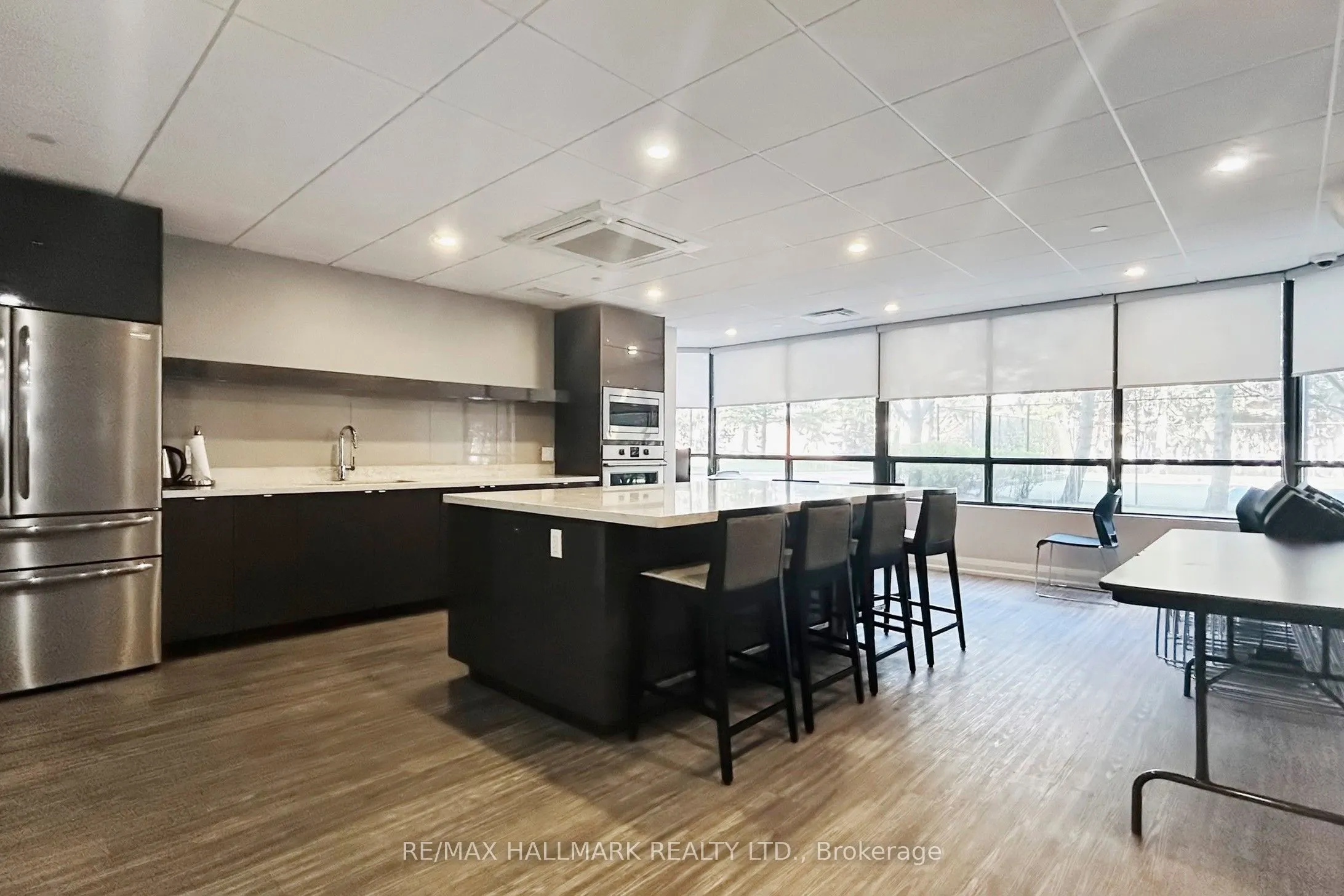 7601 Bathurst Street, #912