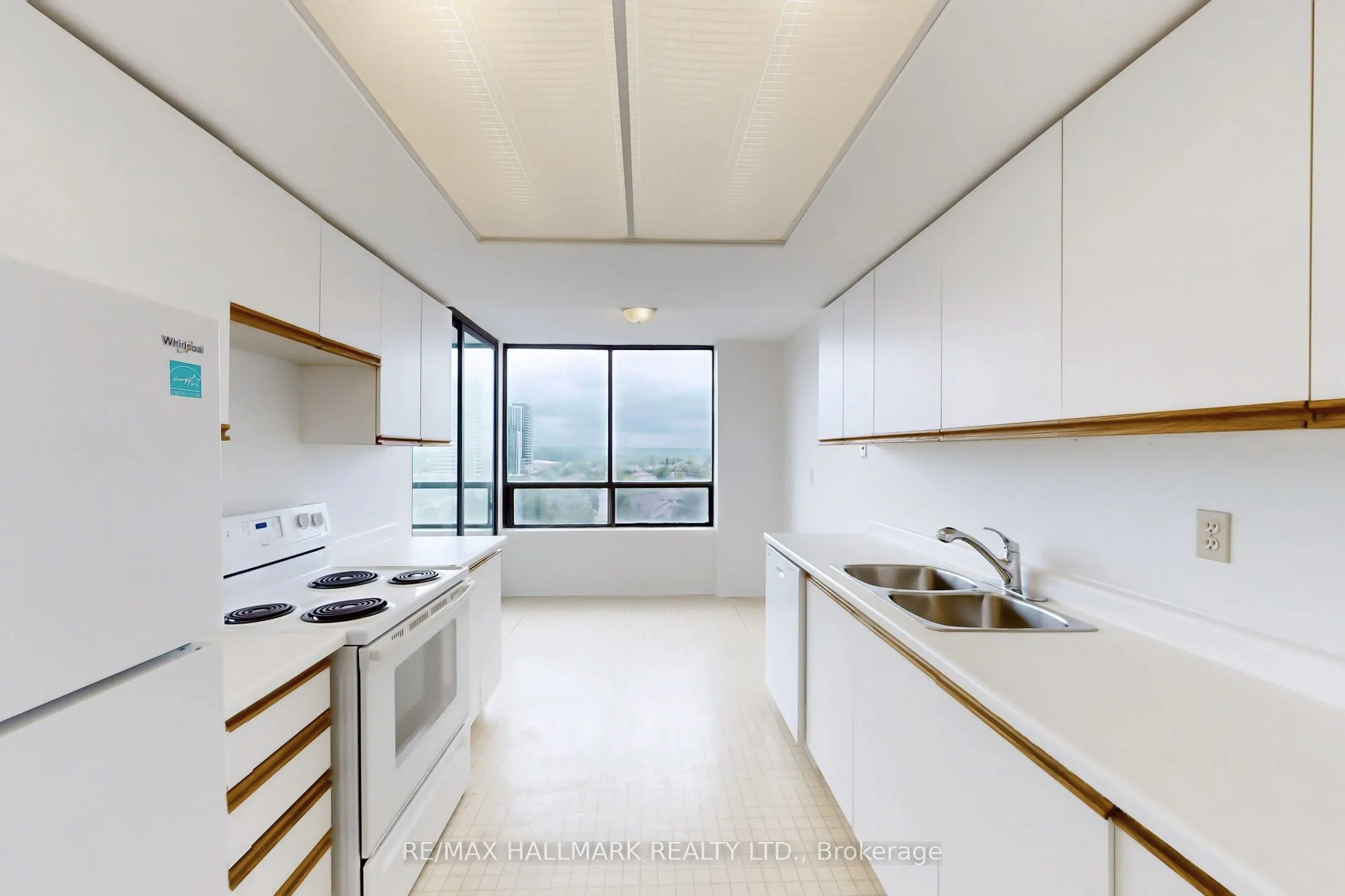 7601 Bathurst Street, #912