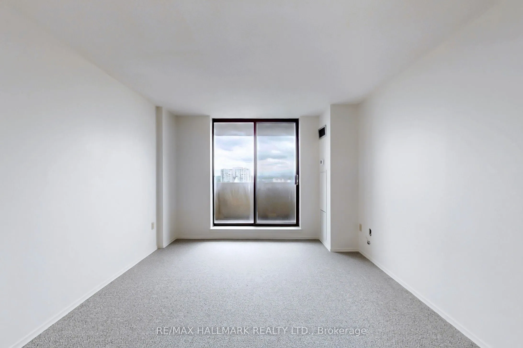 7601 Bathurst Street, #912
