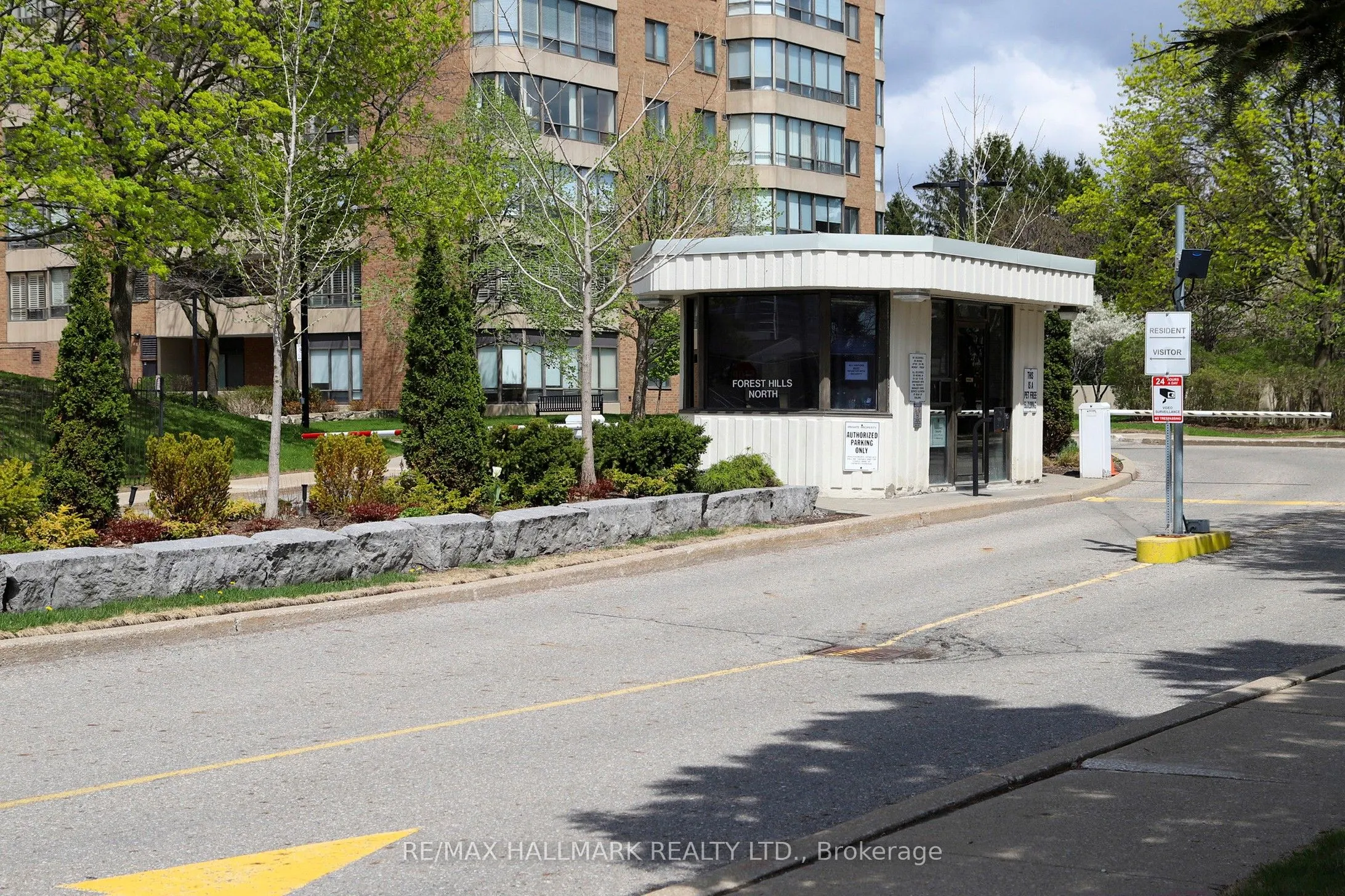 7601 Bathurst Street, #912