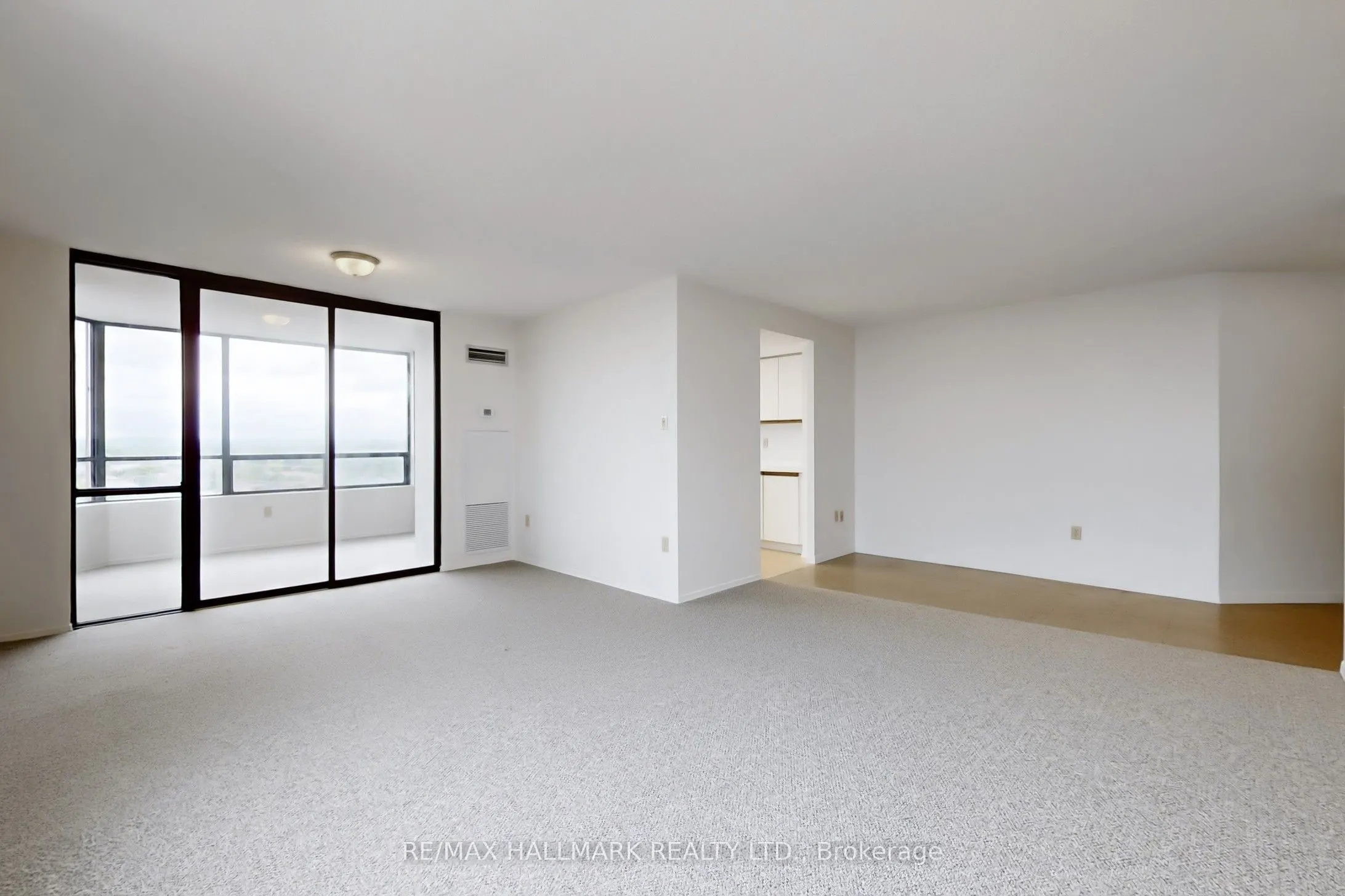 7601 Bathurst Street, #912