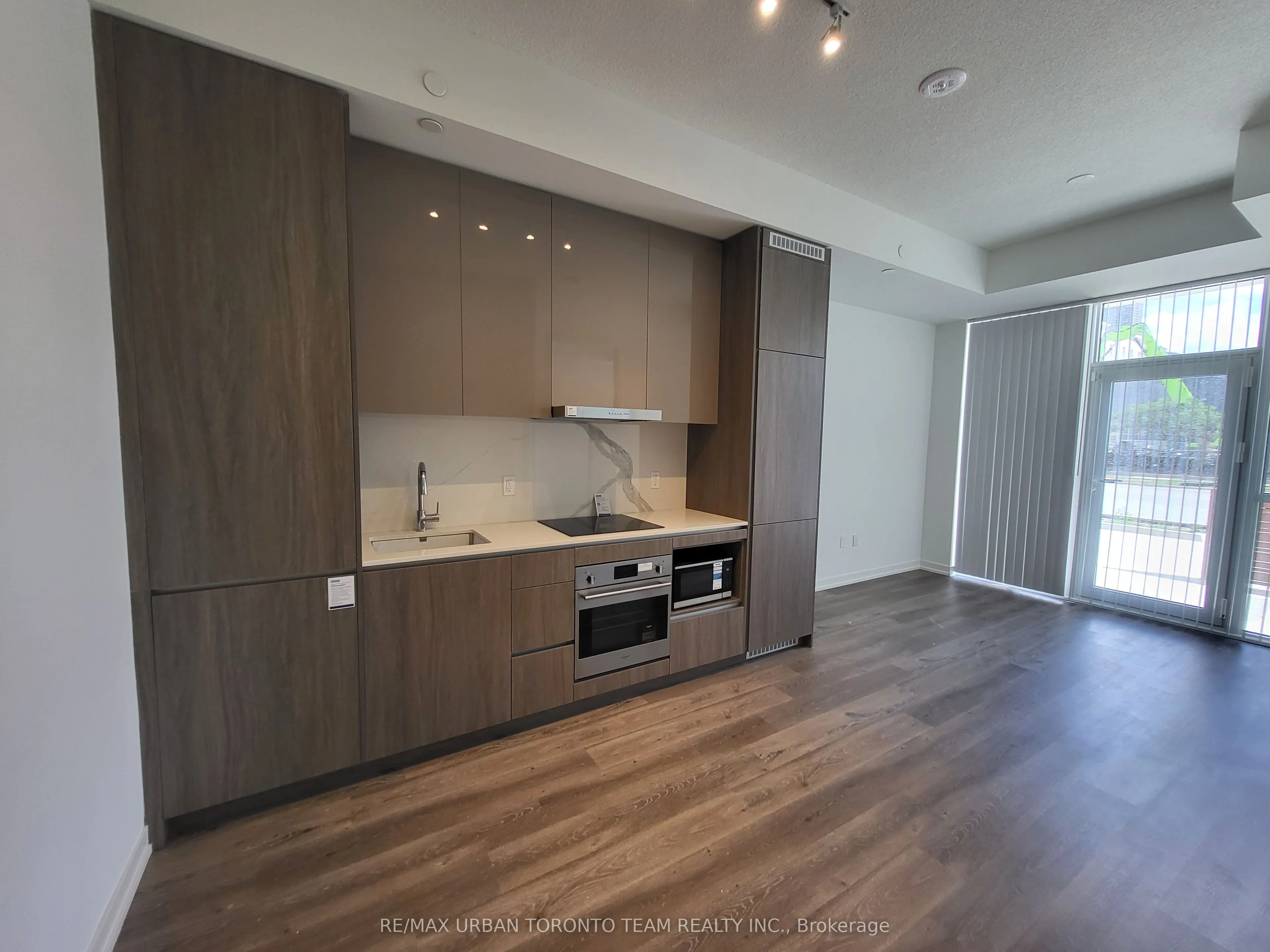 28 Interchange Way, #103