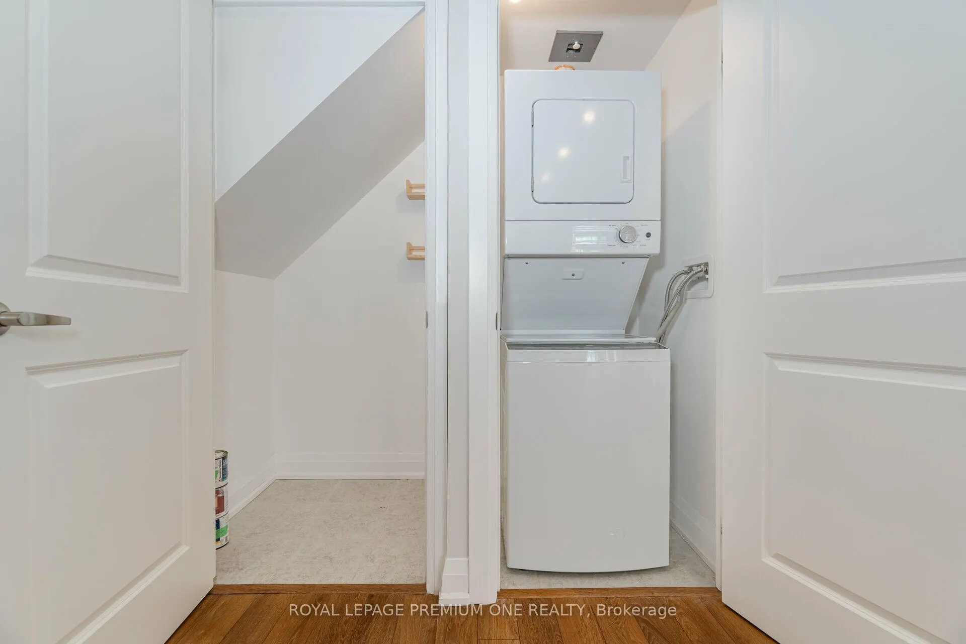 52 Coles Avenue, #303