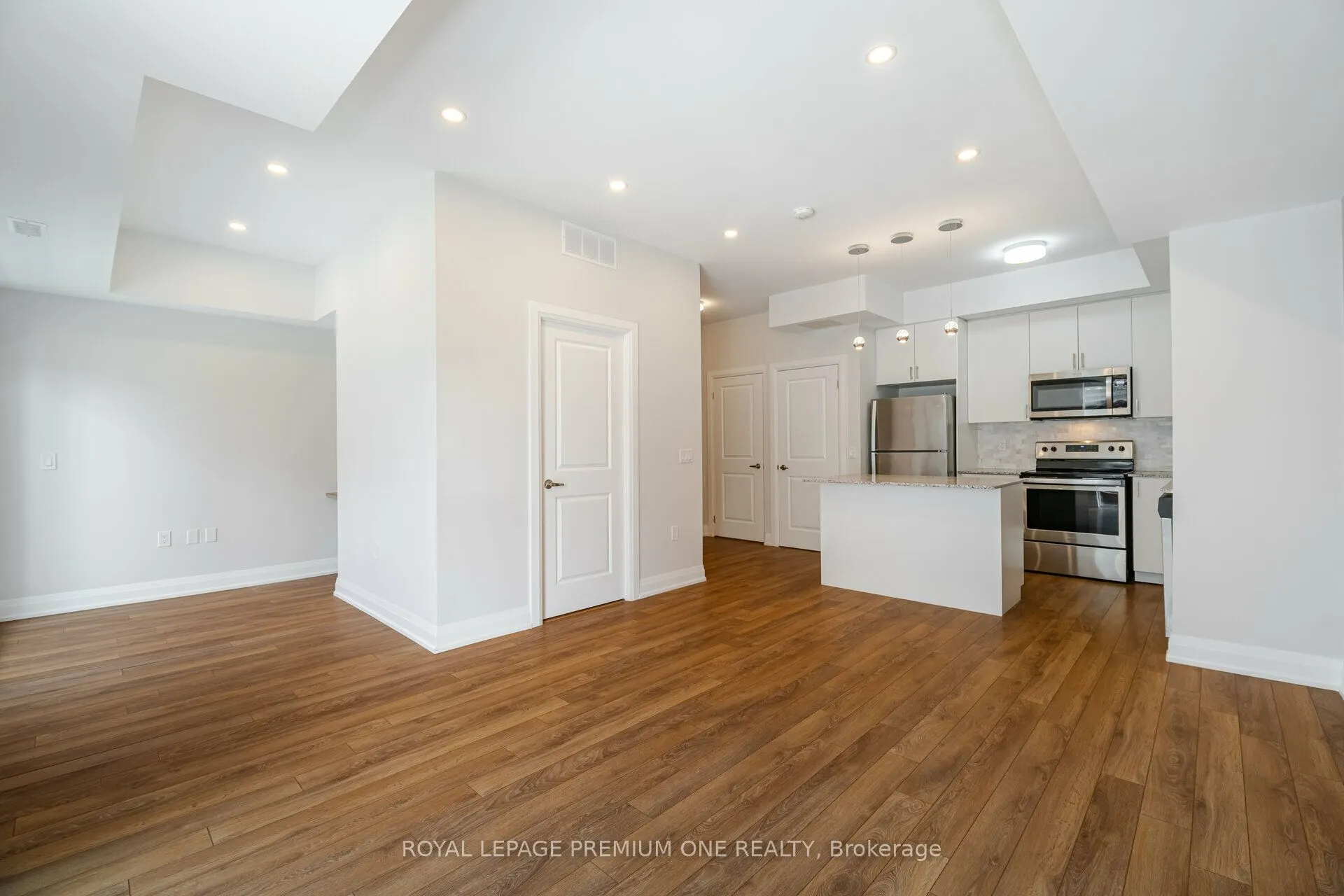 52 Coles Avenue, #303