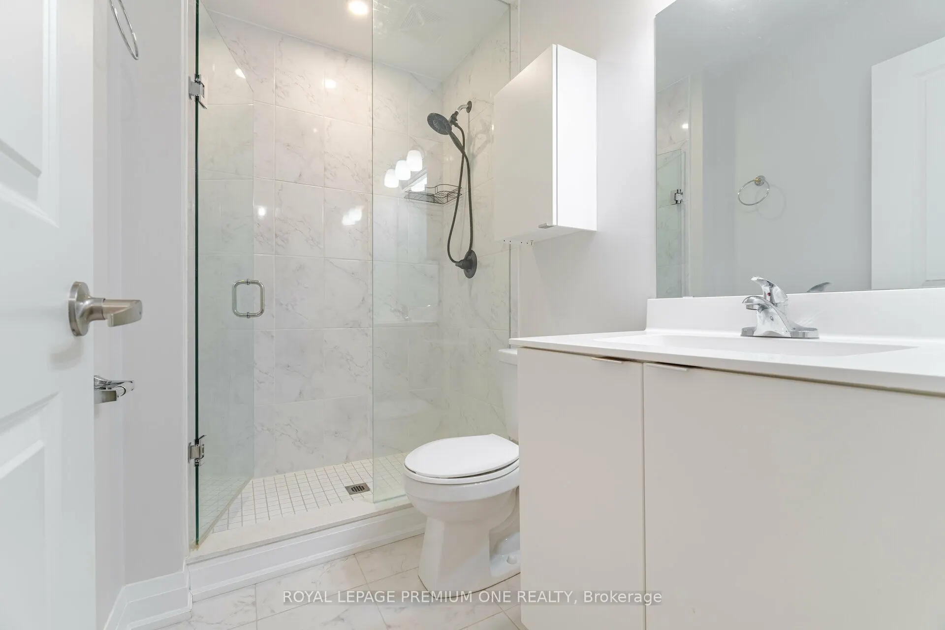 52 Coles Avenue, #303