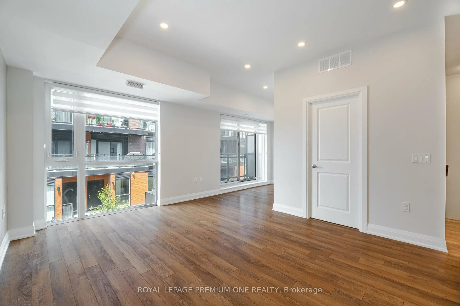 52 Coles Avenue, #303