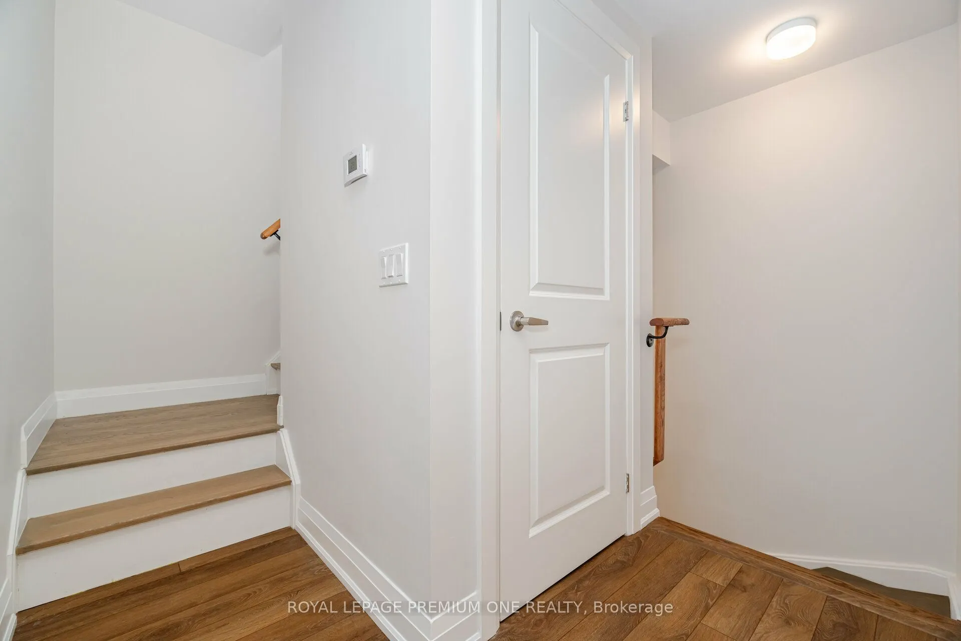 52 Coles Avenue, #303