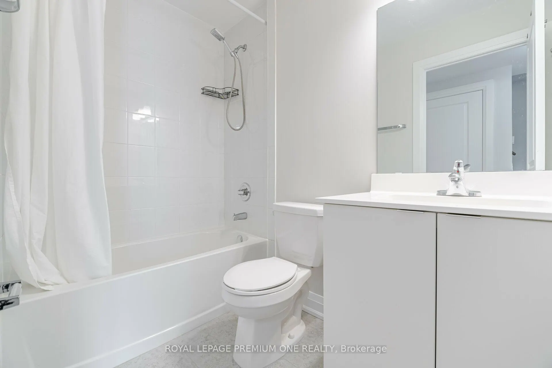 52 Coles Avenue, #303
