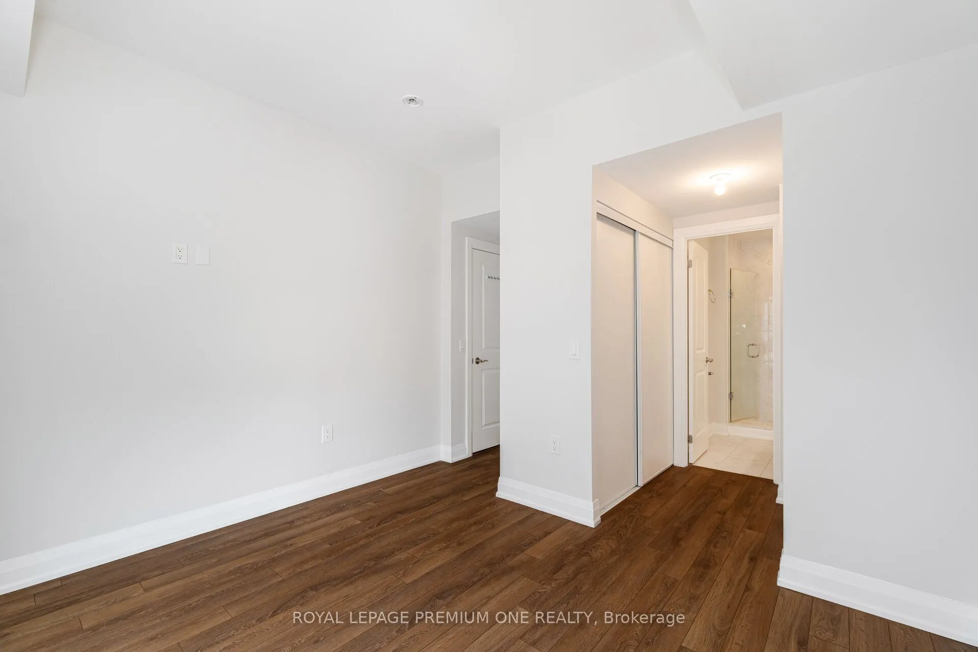 52 Coles Avenue, #303