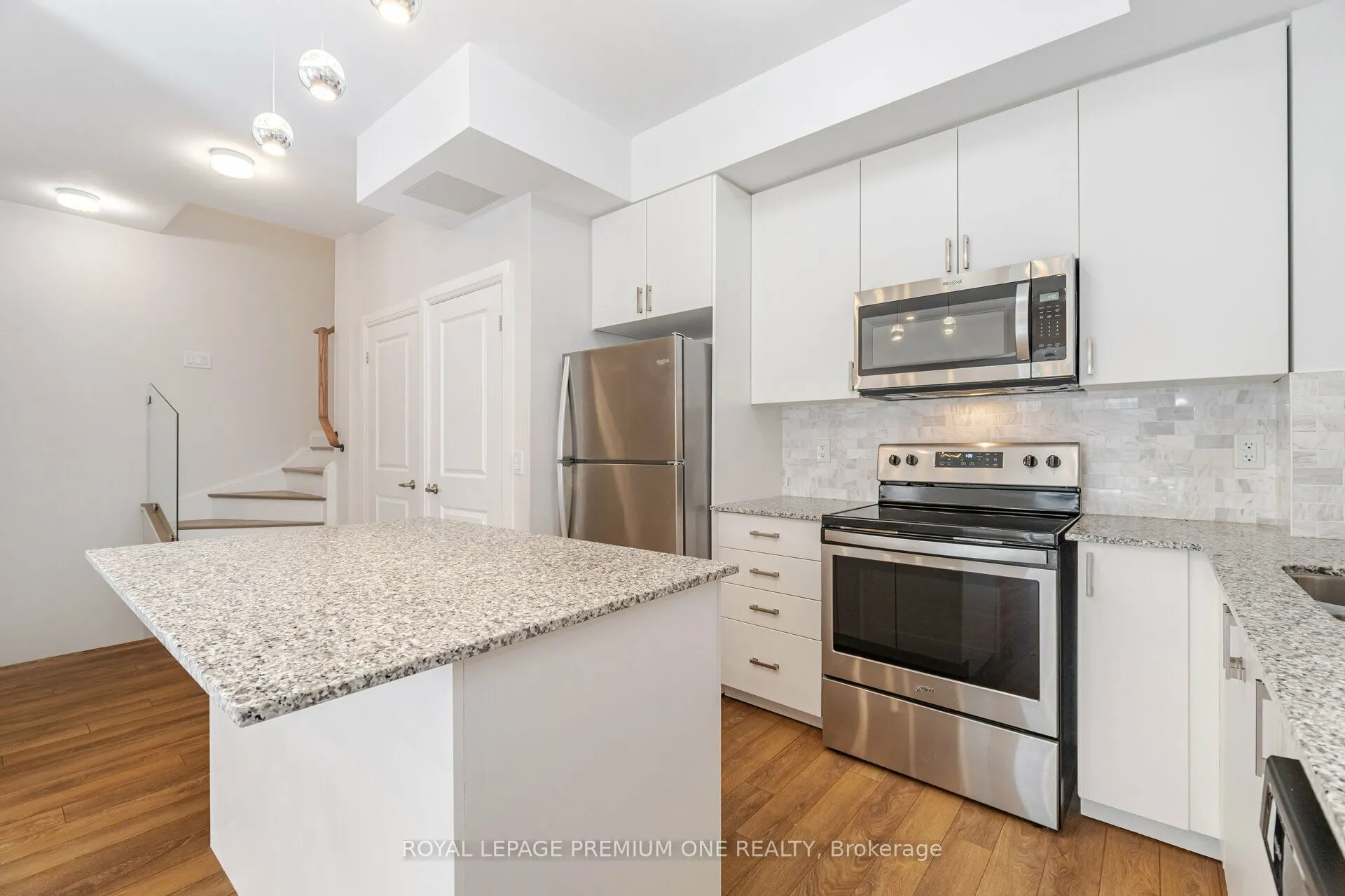 52 Coles Avenue, #303