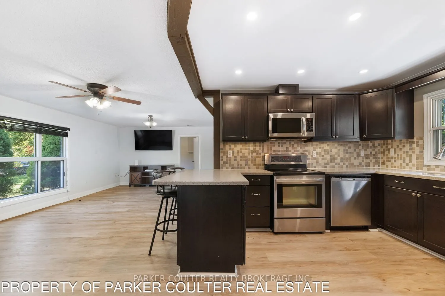 563 Mapleview Drive
